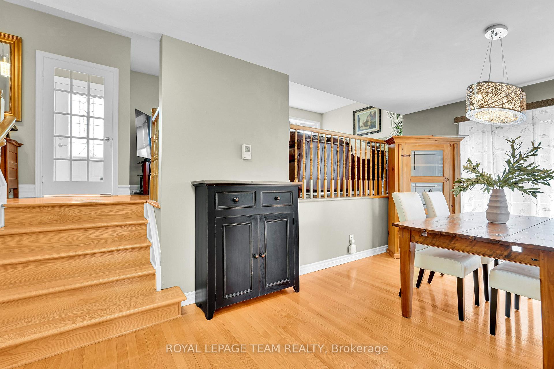 Photo 11 of 2250 Urbandale Drive, Ottawa, Elmvale Acres/Urbandale — HOMEH
