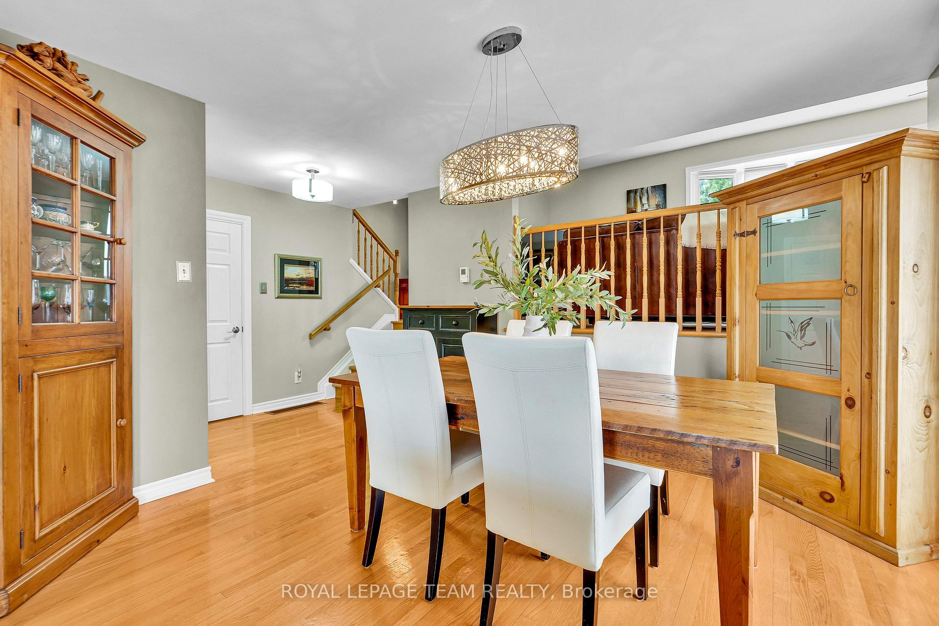 Photo 12 of 2250 Urbandale Drive, Ottawa, Elmvale Acres/Urbandale — HOMEH