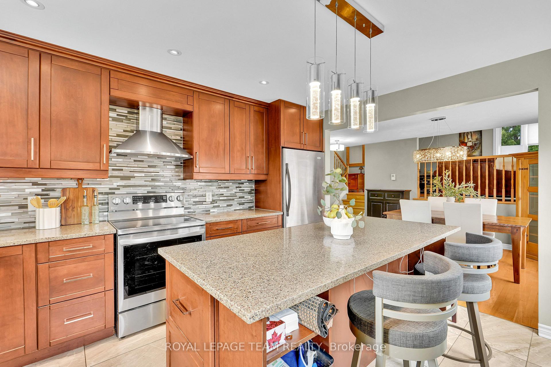 Photo 20 of 2250 Urbandale Drive, Ottawa, Elmvale Acres/Urbandale — HOMEH