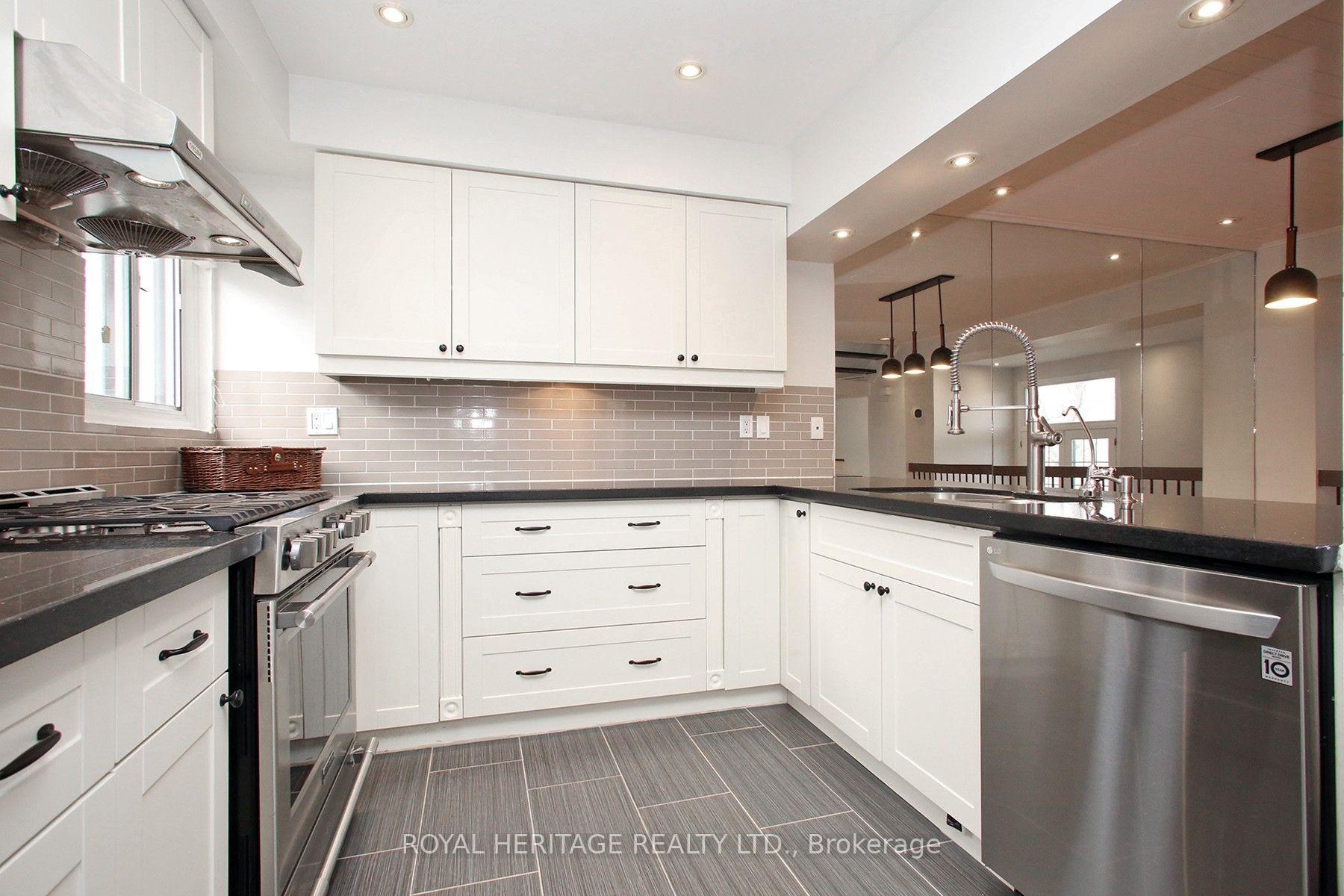 Photo 4 of Unit 6, 24 Reid Drive, Mississauga, Streetsville — HOMEH