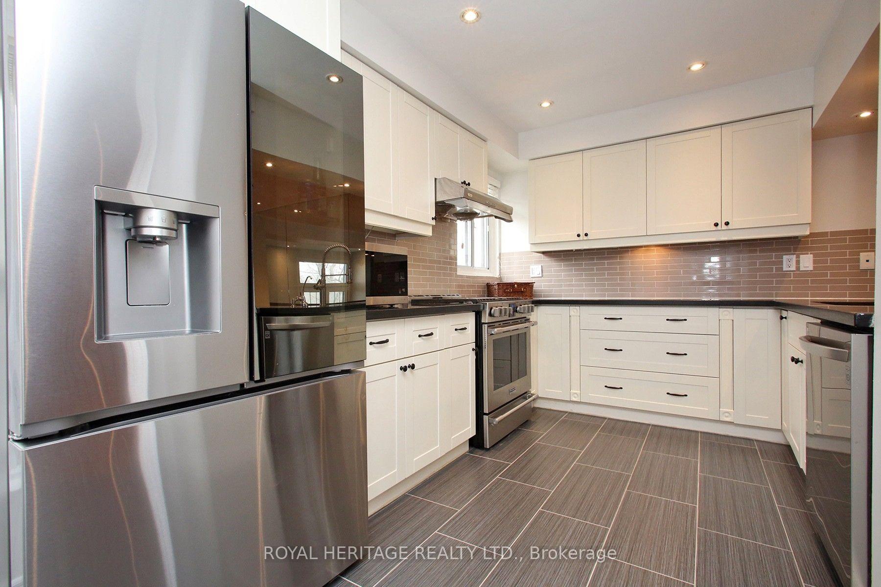 Photo 6 of Unit 6, 24 Reid Drive, Mississauga, Streetsville — HOMEH
