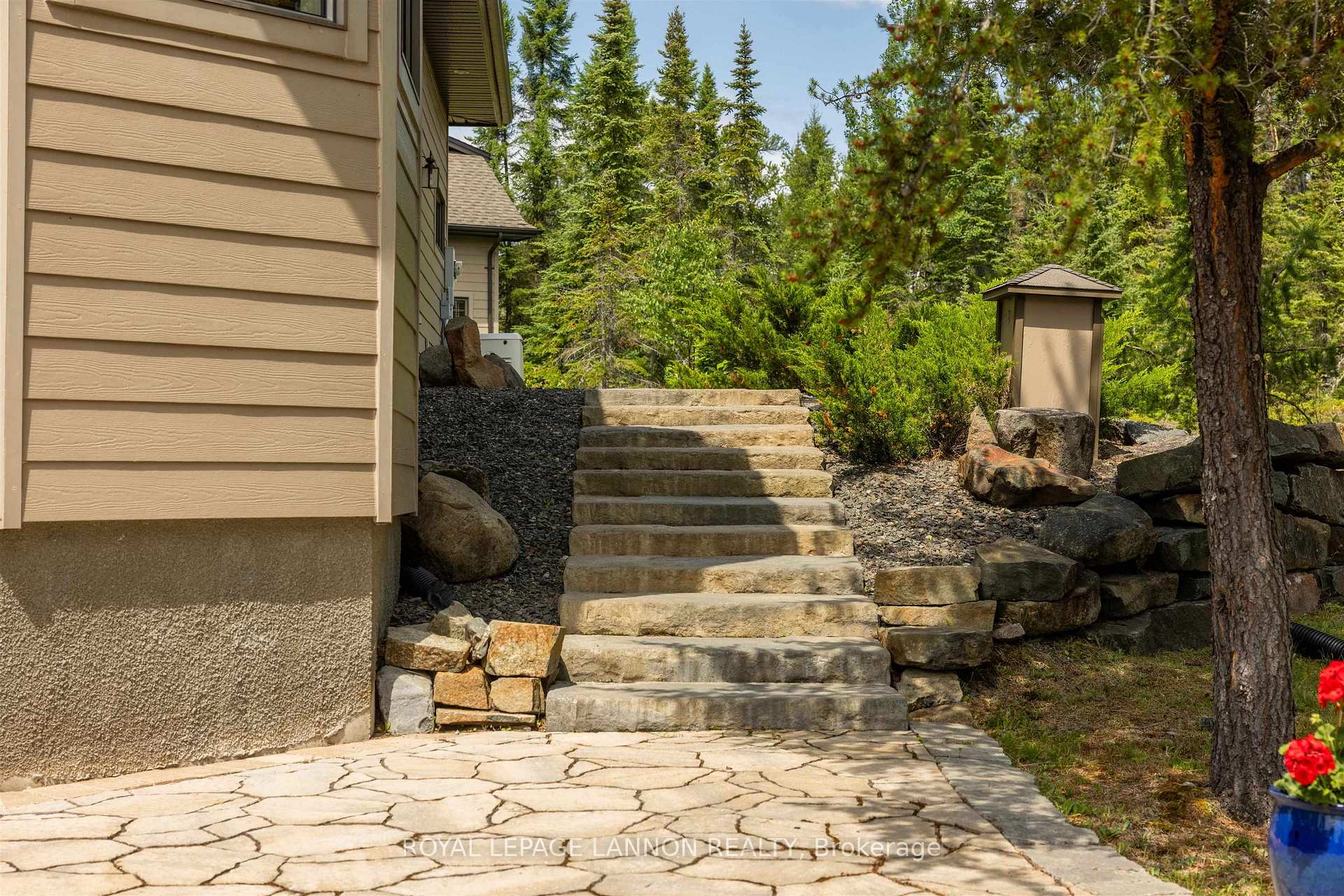 Photo 8 of 135 Mickelson Drive E, Shuniah — HOMEH