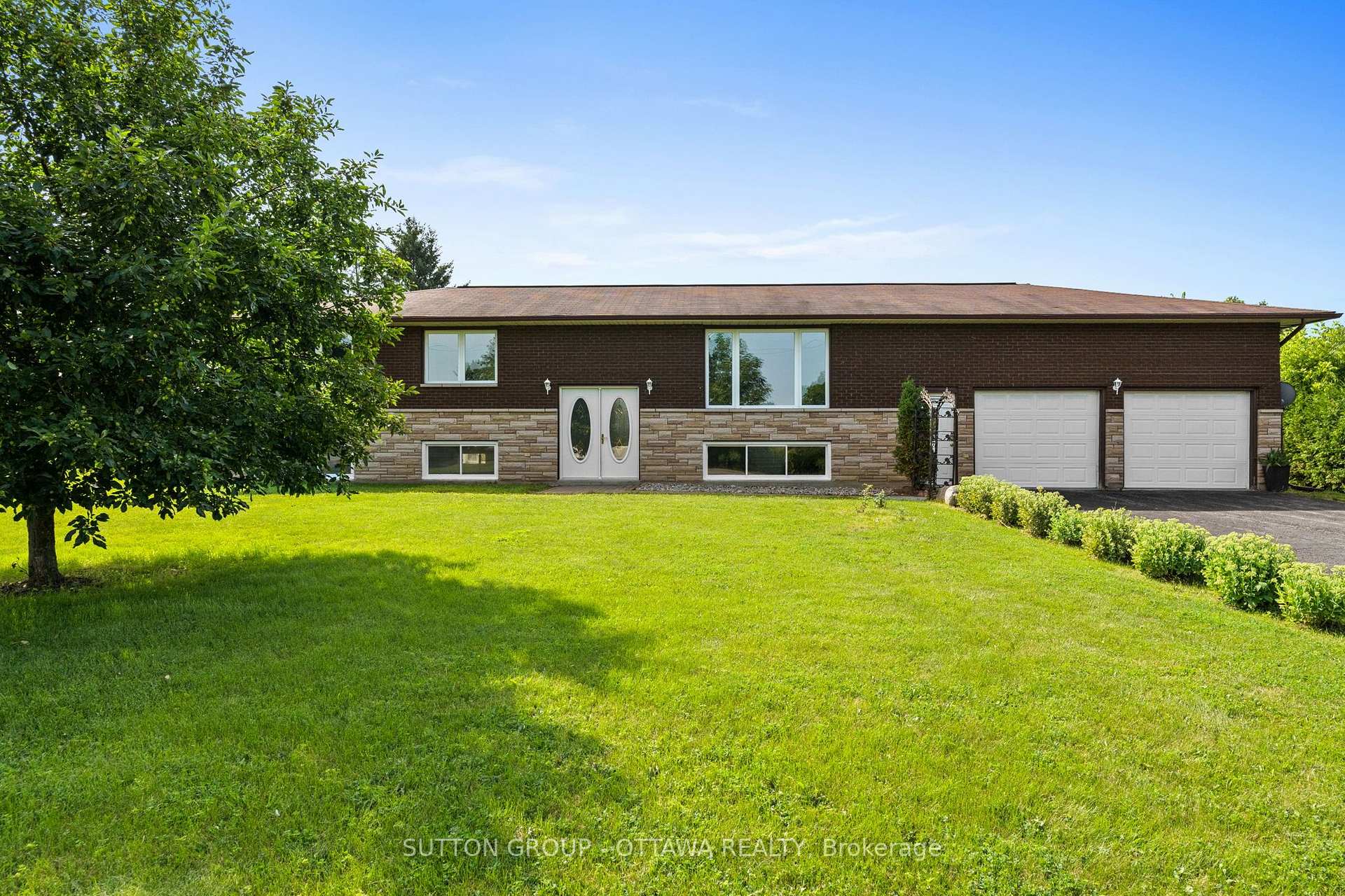 Photo 1 of 77 Main Street, North Dundas, North Dundas (Winchester) Twp — HOMEH