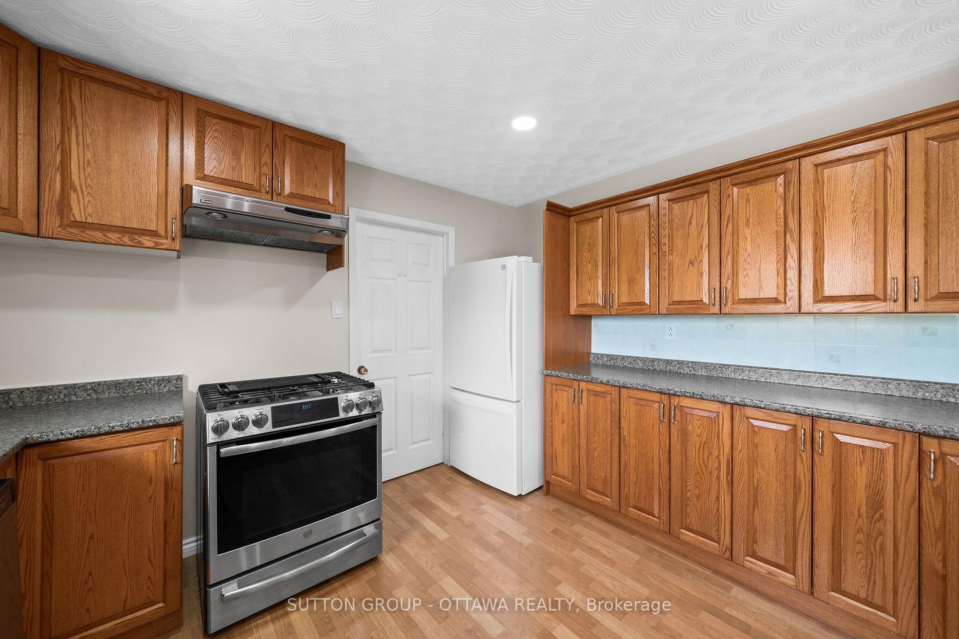 Photo 11 of 77 Main Street, North Dundas, North Dundas (Winchester) Twp — HOMEH