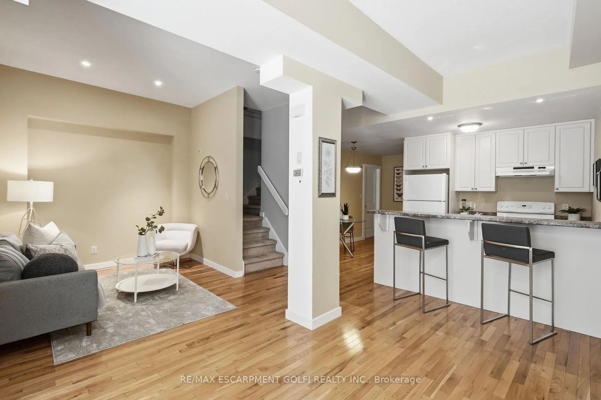 Photo 9 of Unit 7, 49 Ontario Street, Grimsby, Grimsby East — HOMEH