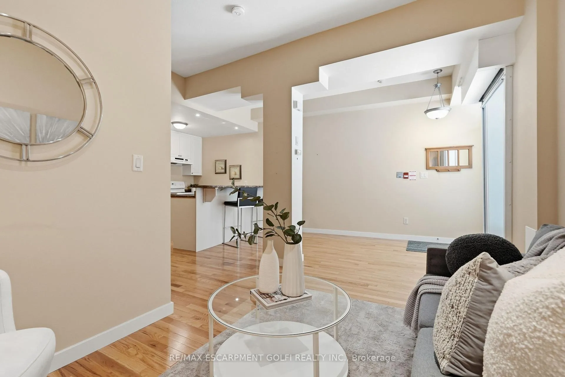 Photo 12 of Unit 7, 49 Ontario Street, Grimsby, Grimsby East — HOMEH