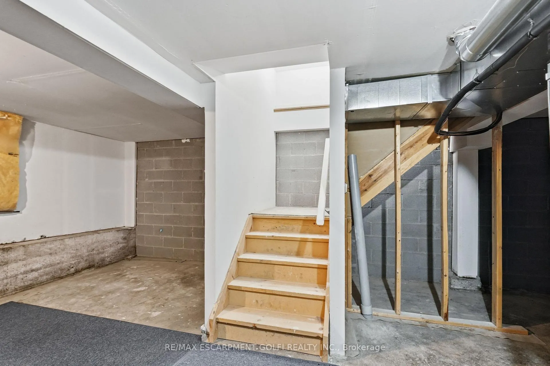 Photo 26 of Unit 7, 49 Ontario Street, Grimsby, Grimsby East — HOMEH
