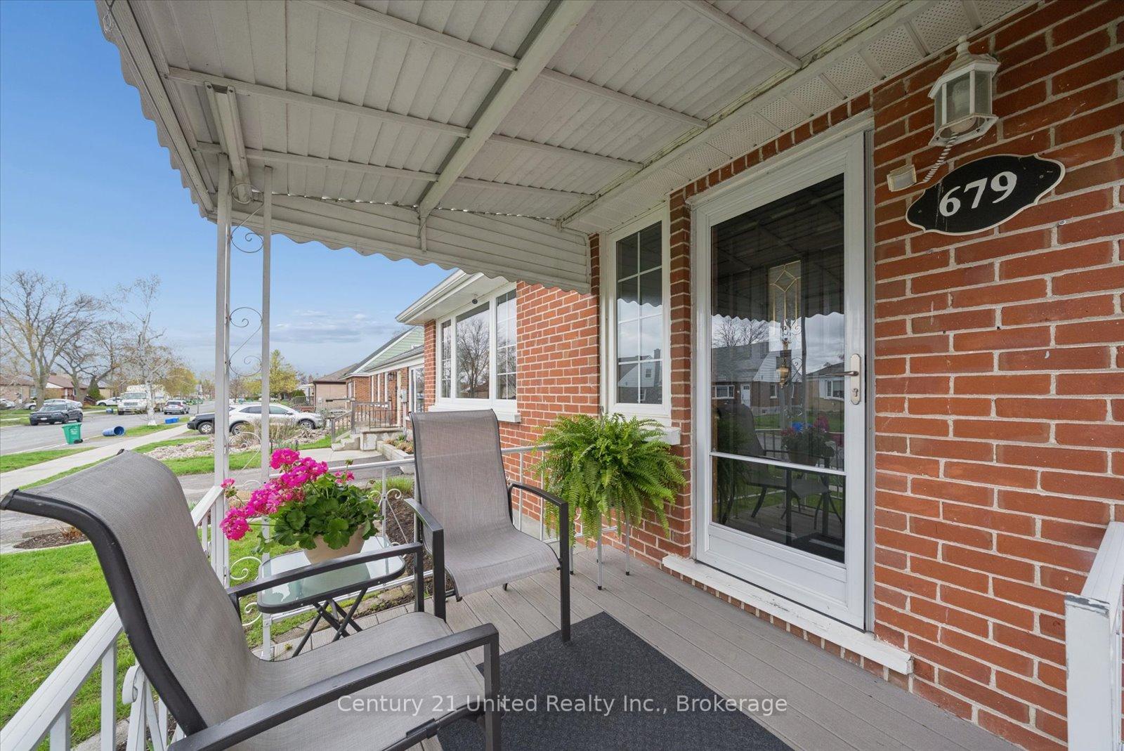 Photo 6 of 679 Bellaire Street, Peterborough, Otonabee Ward 1 — HOMEH