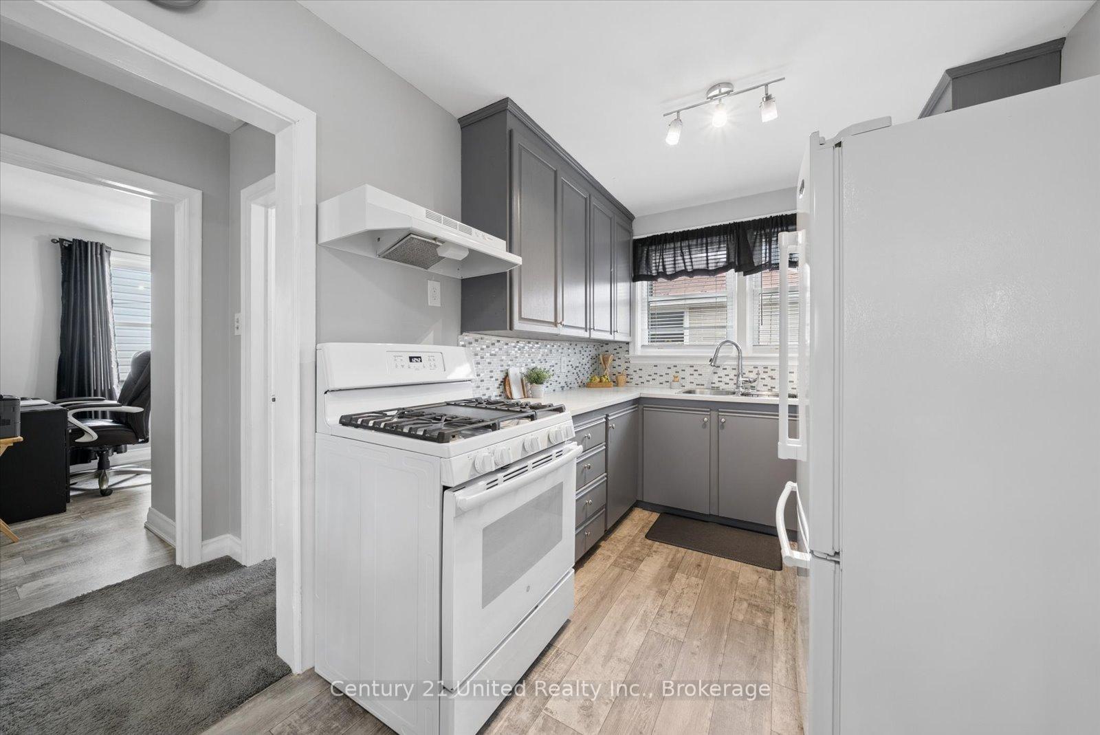 Photo 14 of 679 Bellaire Street, Peterborough, Otonabee Ward 1 — HOMEH