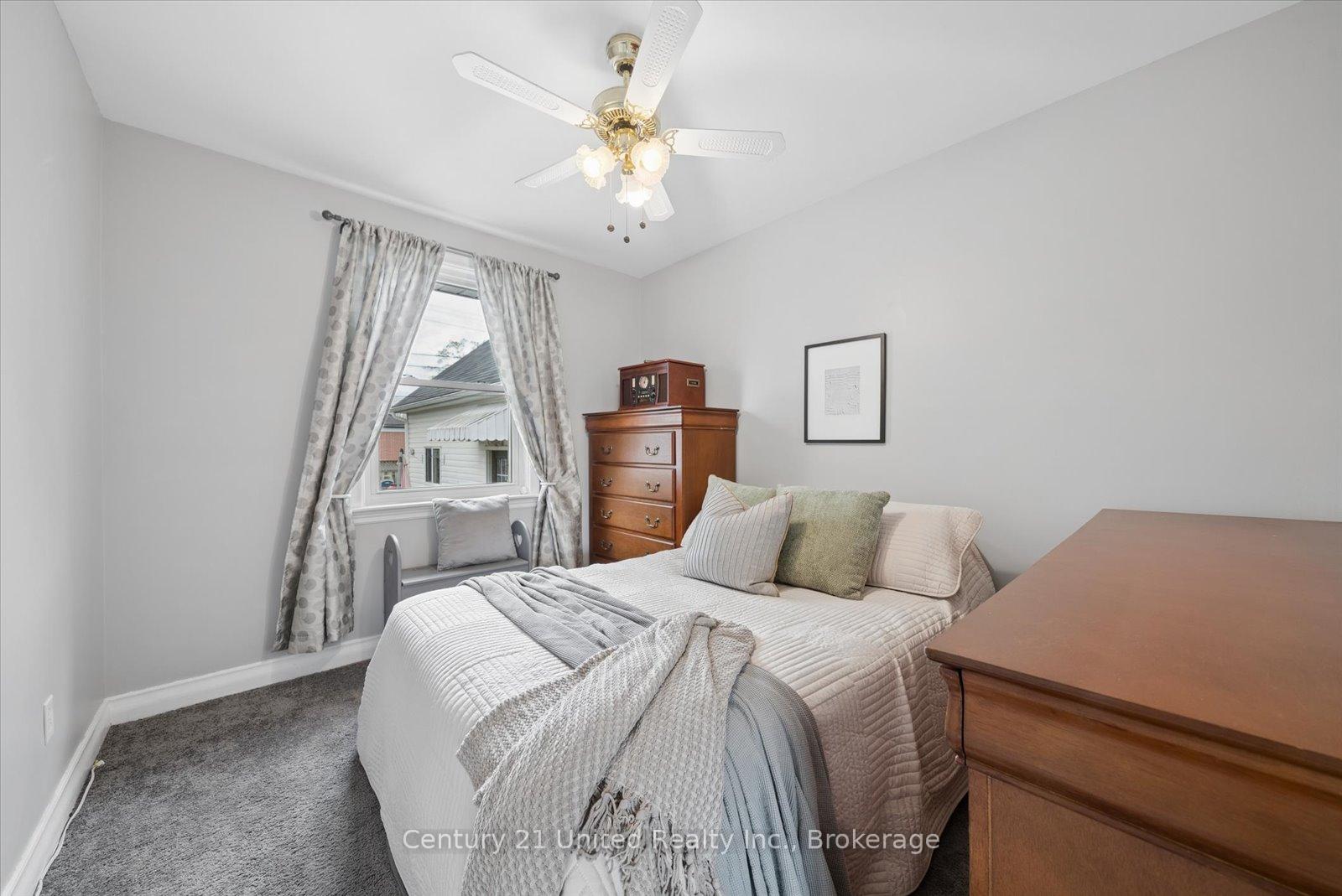 Photo 18 of 679 Bellaire Street, Peterborough, Otonabee Ward 1 — HOMEH
