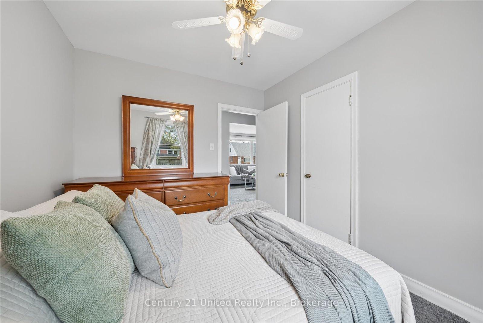 Photo 19 of 679 Bellaire Street, Peterborough, Otonabee Ward 1 — HOMEH