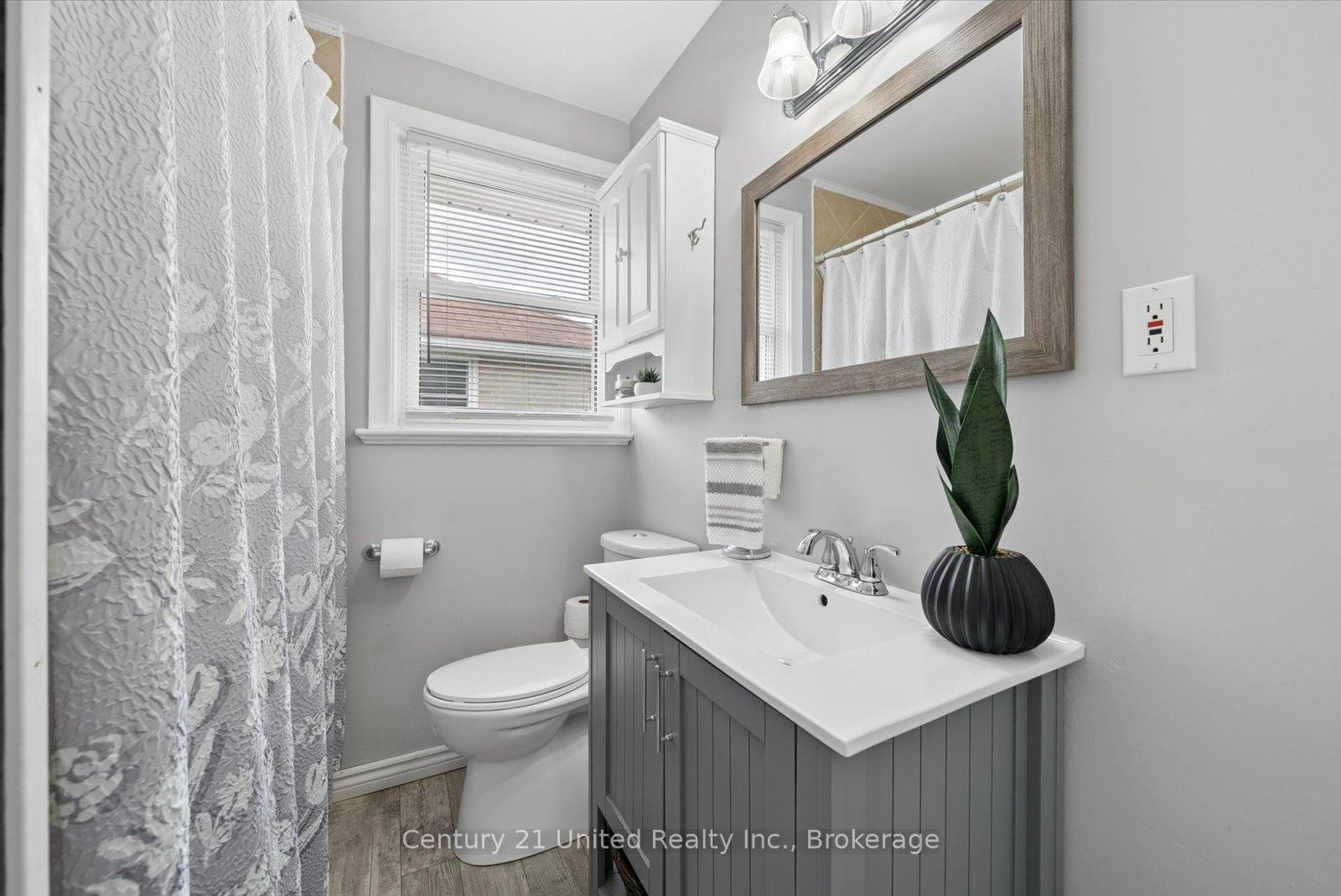 Photo 22 of 679 Bellaire Street, Peterborough, Otonabee Ward 1 — HOMEH
