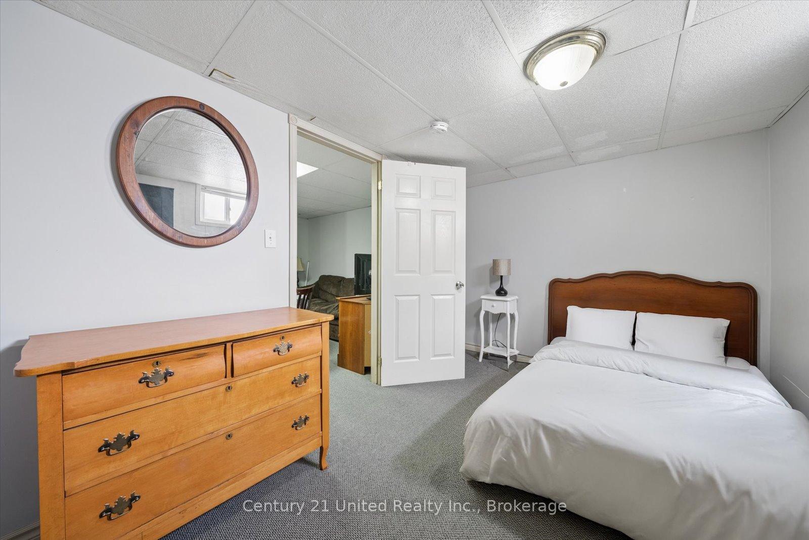 Photo 31 of 679 Bellaire Street, Peterborough, Otonabee Ward 1 — HOMEH