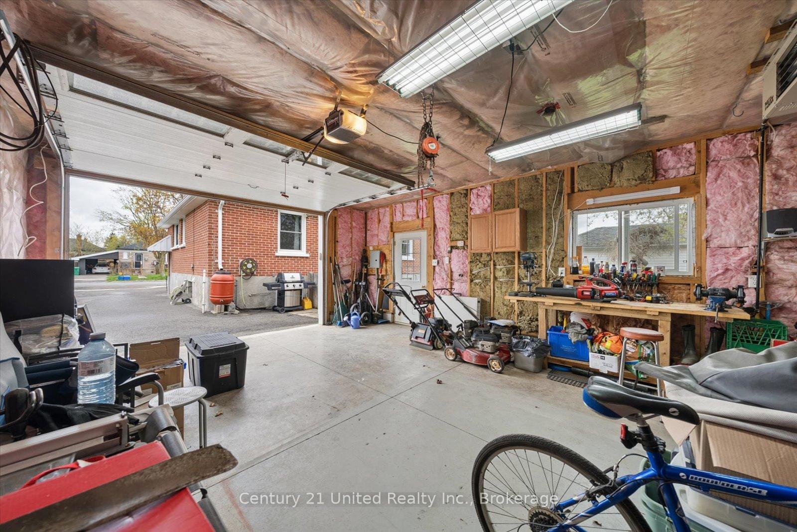 Photo 44 of 679 Bellaire Street, Peterborough, Otonabee Ward 1 — HOMEH