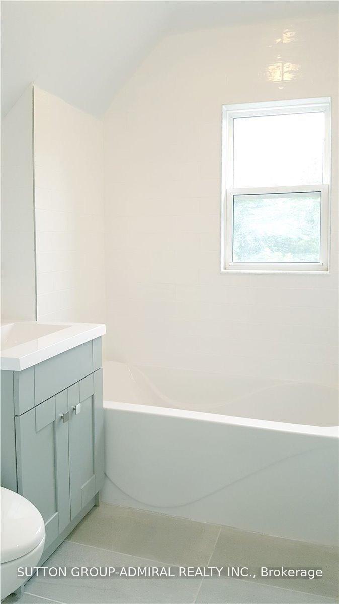 Photo 5 of 112 Glenvale Boulevard, Toronto, Leaside — HOMEH