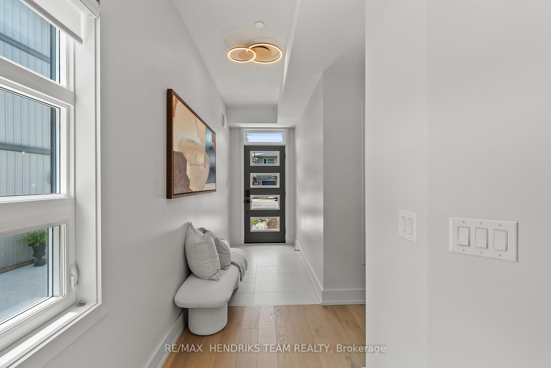 Photo 17 of 102 Broadway Avenue, St. Catharines, Port Weller — HOMEH