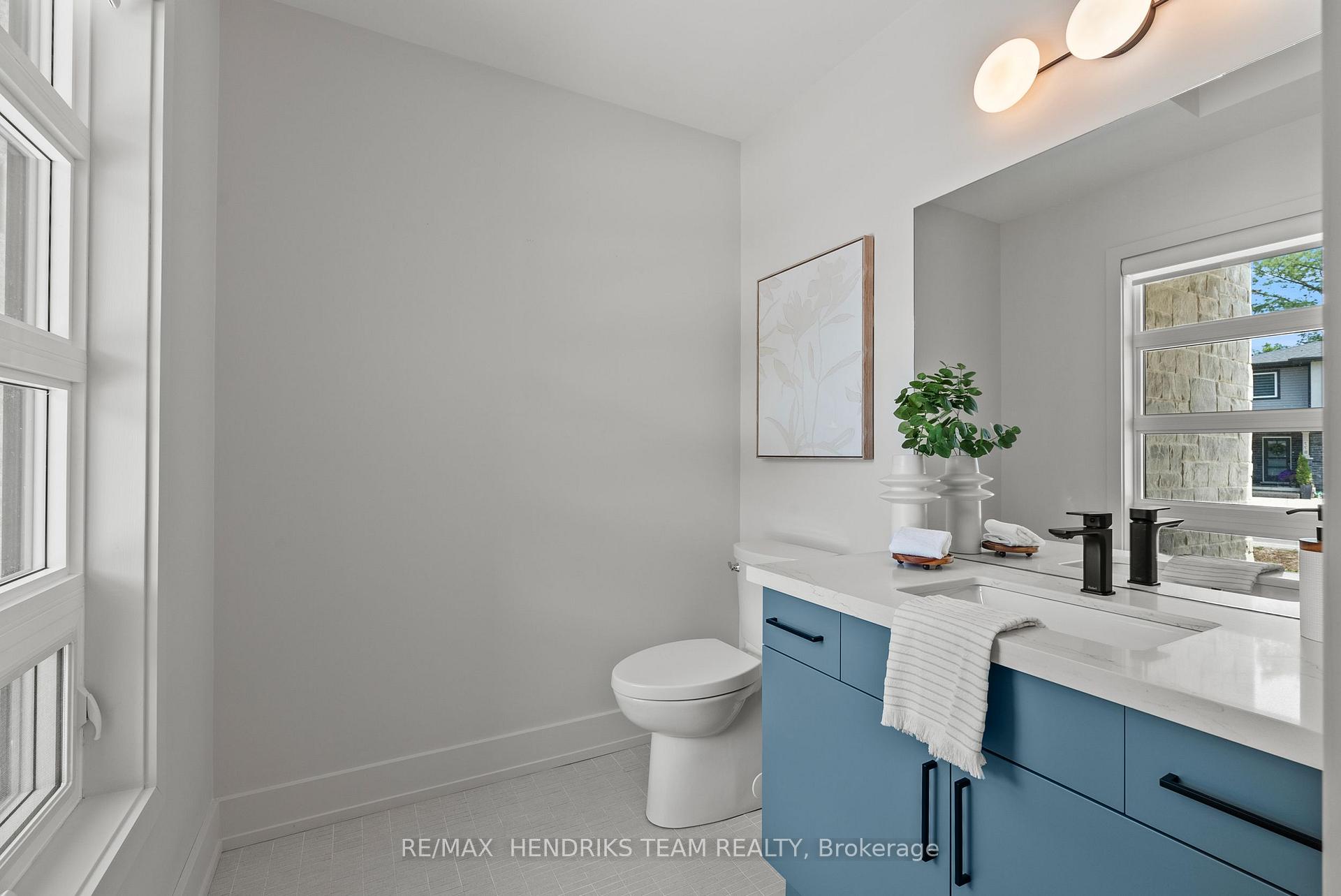 Photo 18 of 102 Broadway Avenue, St. Catharines, Port Weller — HOMEH