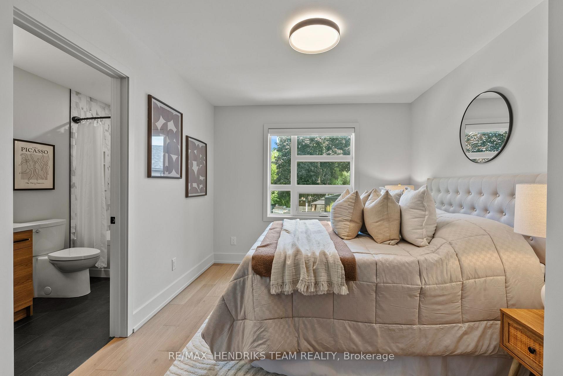 Photo 27 of 102 Broadway Avenue, St. Catharines, Port Weller — HOMEH