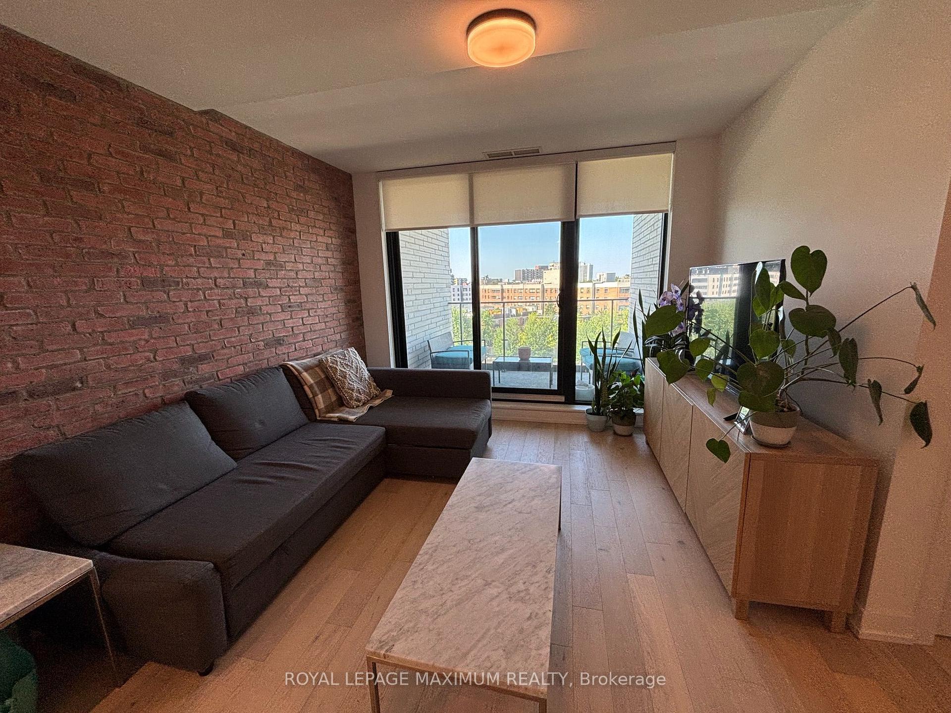 Photo 6 of Unit 805, 200 Sudbruy Street, Toronto, Little Portugal — HOMEH