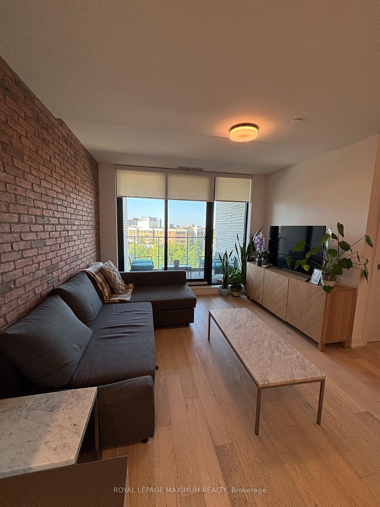 Photo 7 of Unit 805, 200 Sudbruy Street, Toronto, Little Portugal — HOMEH