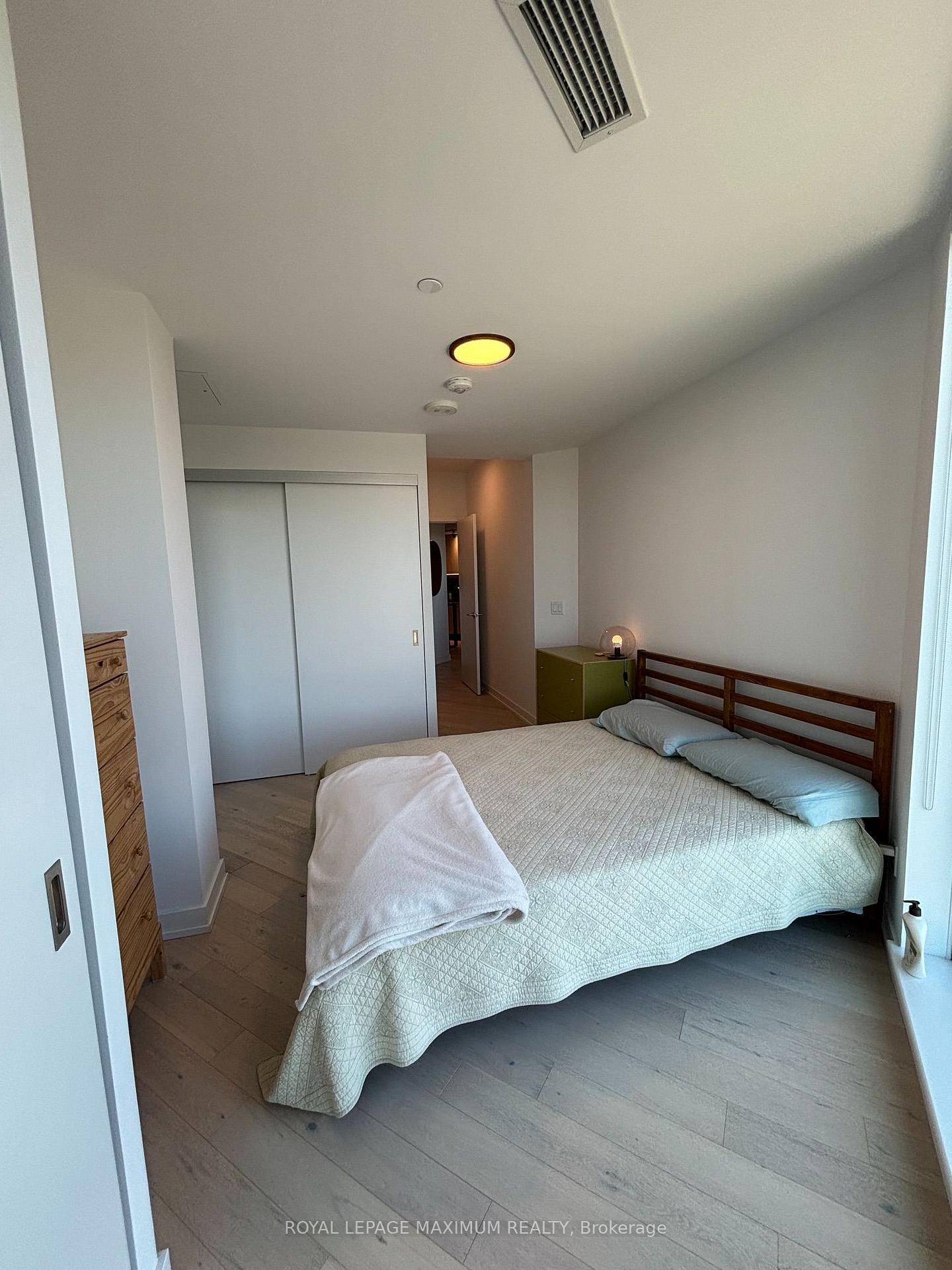 Photo 13 of Unit 805, 200 Sudbruy Street, Toronto, Little Portugal — HOMEH