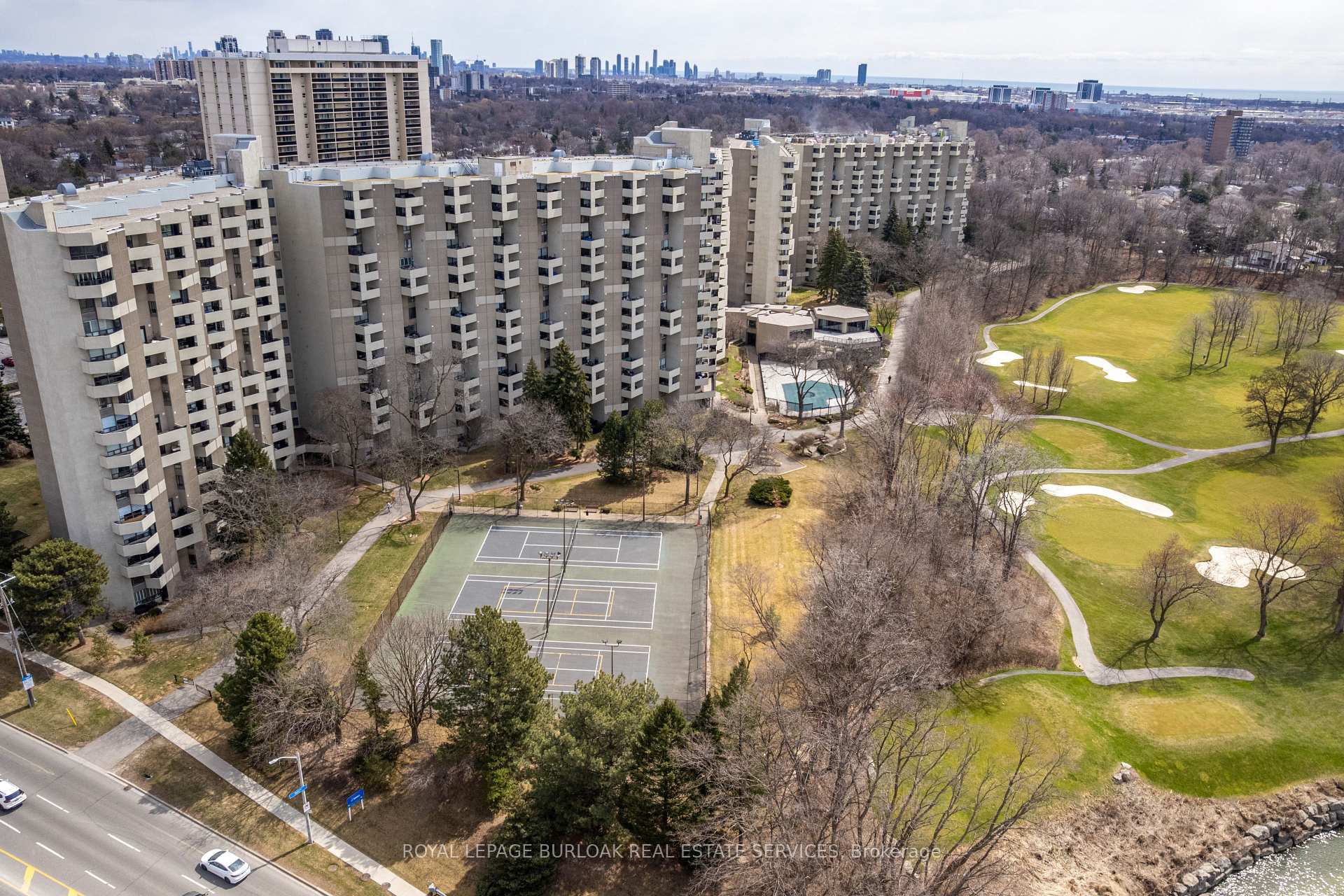 Photo 1 of Unit C34, 300 Mill Road, Etobicoke, Markland Wood — HOMEH