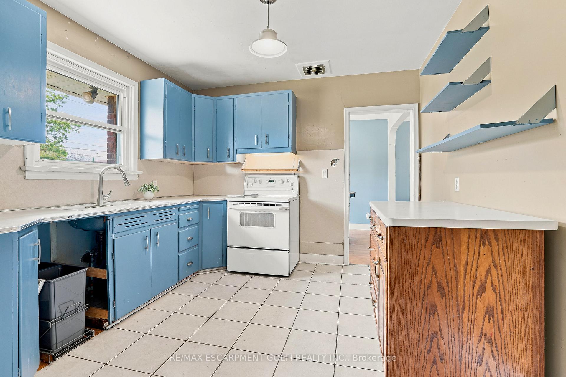 Photo 6 of 31 Franklin Boulevard, St. Catharines, E. Chester — HOMEH