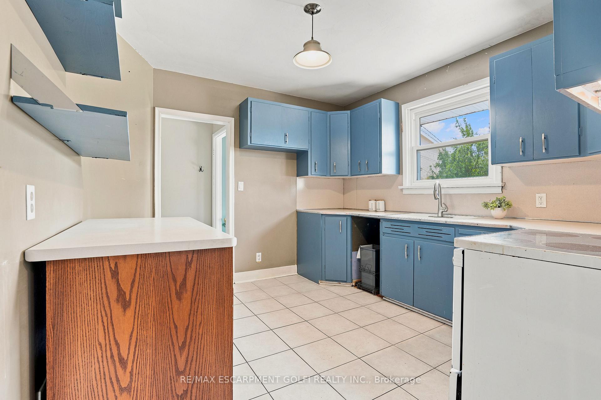 Photo 7 of 31 Franklin Boulevard, St. Catharines, E. Chester — HOMEH