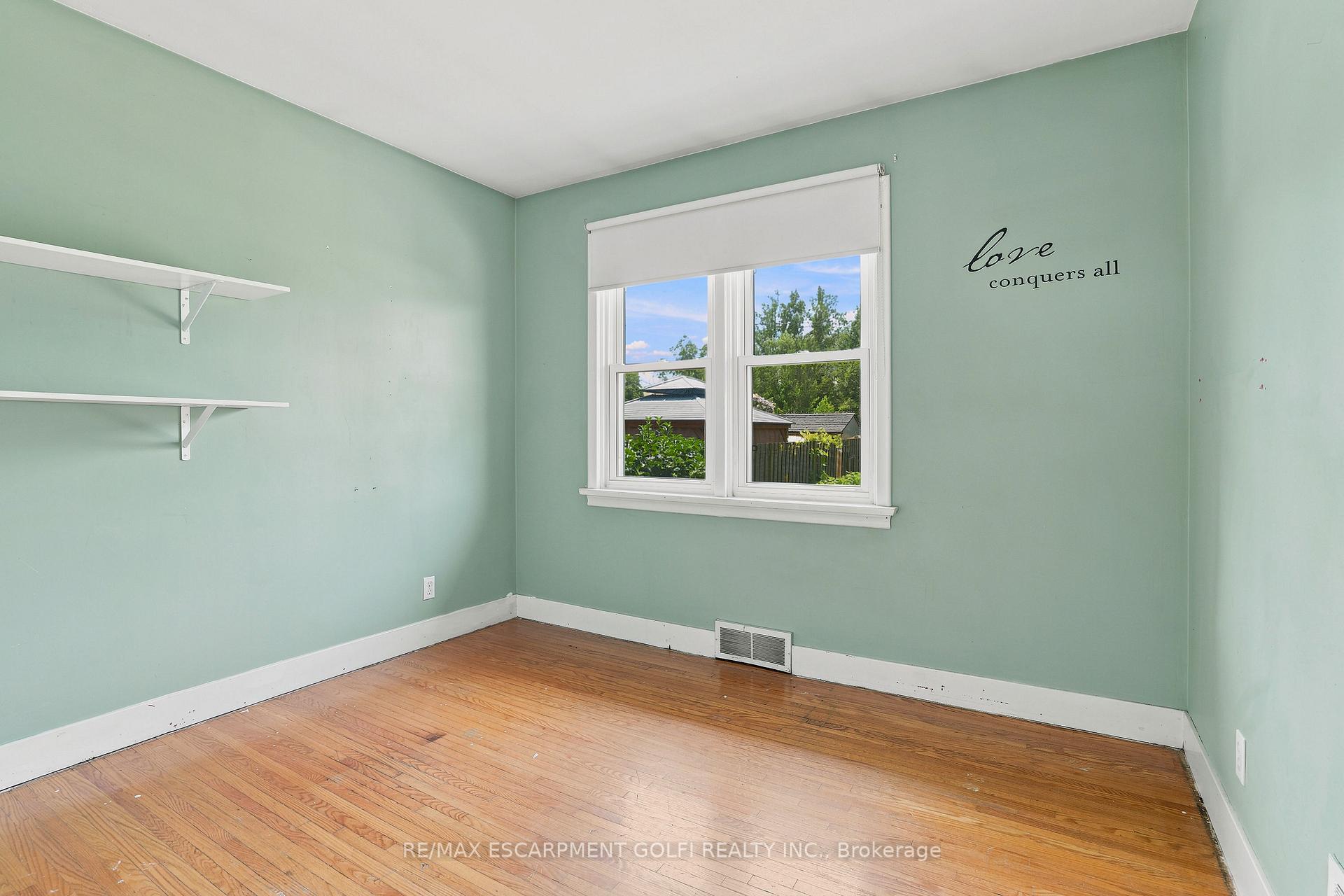 Photo 10 of 31 Franklin Boulevard, St. Catharines, E. Chester — HOMEH