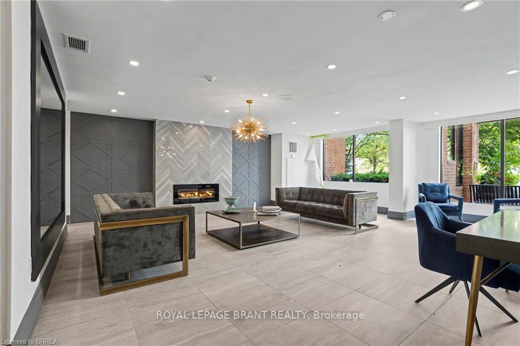 Photo 3 of Unit 204, 1270 Maple Crossing Boulevard, Burlington, Brant — HOMEH
