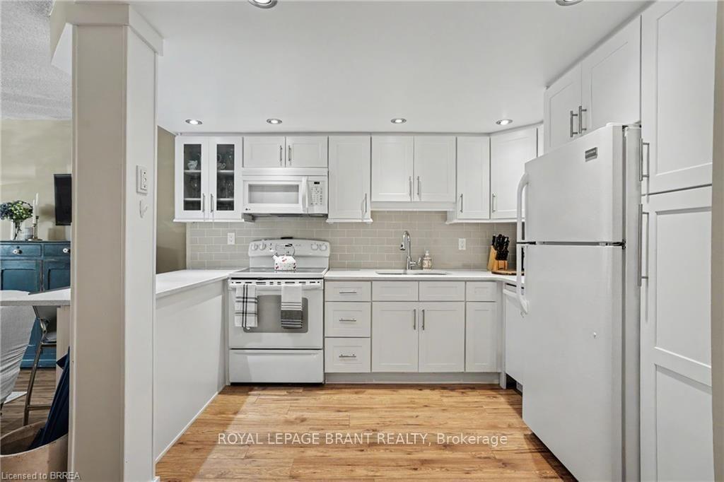 Photo 6 of Unit 204, 1270 Maple Crossing Boulevard, Burlington, Brant — HOMEH