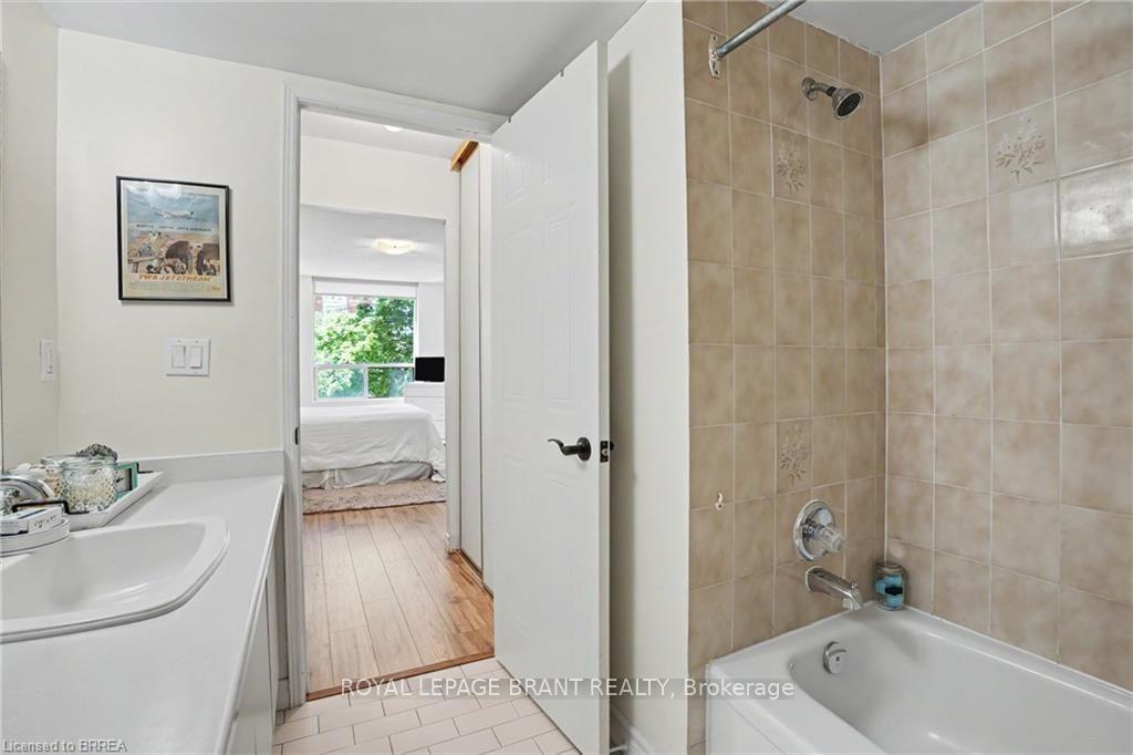 Photo 20 of Unit 204, 1270 Maple Crossing Boulevard, Burlington, Brant — HOMEH