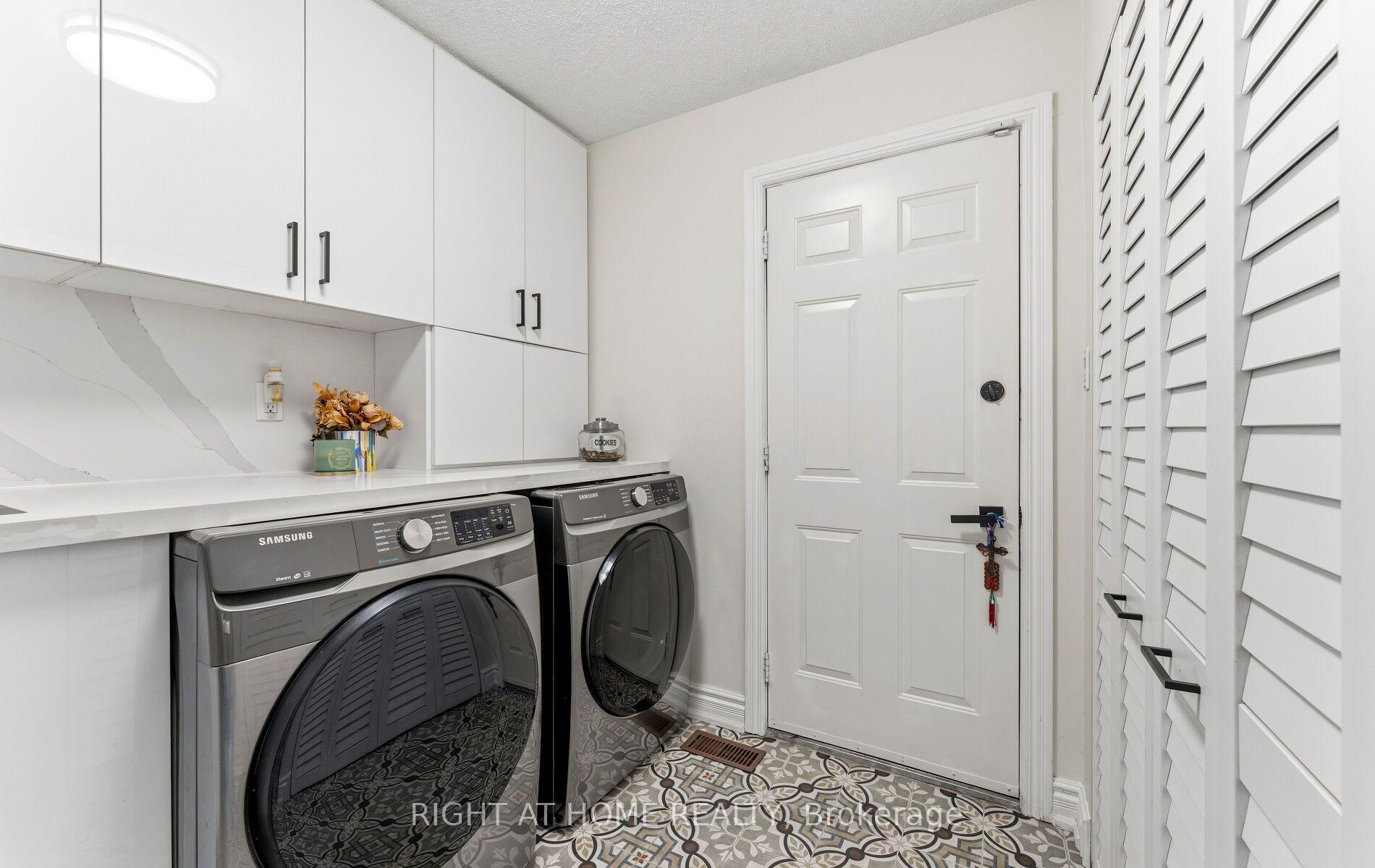 Photo 25 of 1665 Asgard Drive, Mississauga, Lakeview — HOMEH