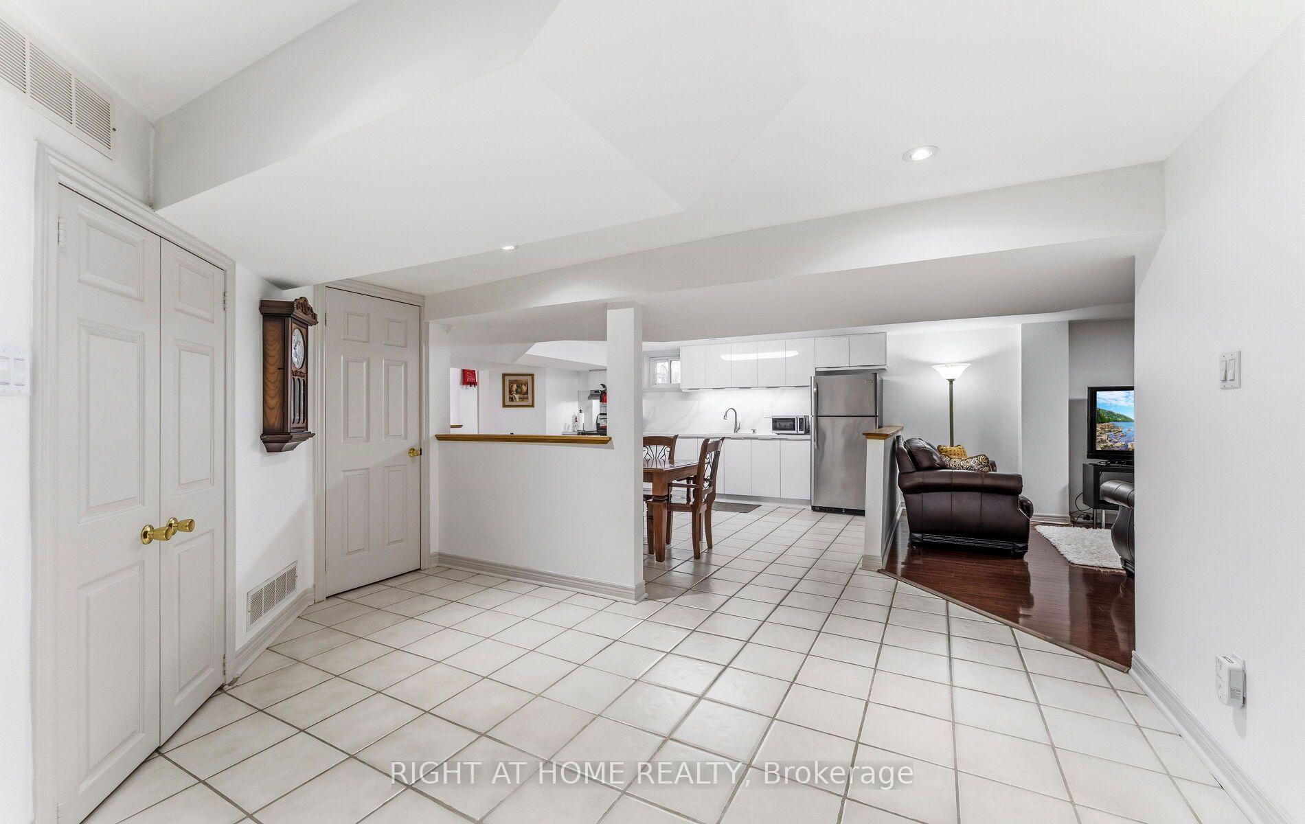 Photo 42 of 1665 Asgard Drive, Mississauga, Lakeview — HOMEH