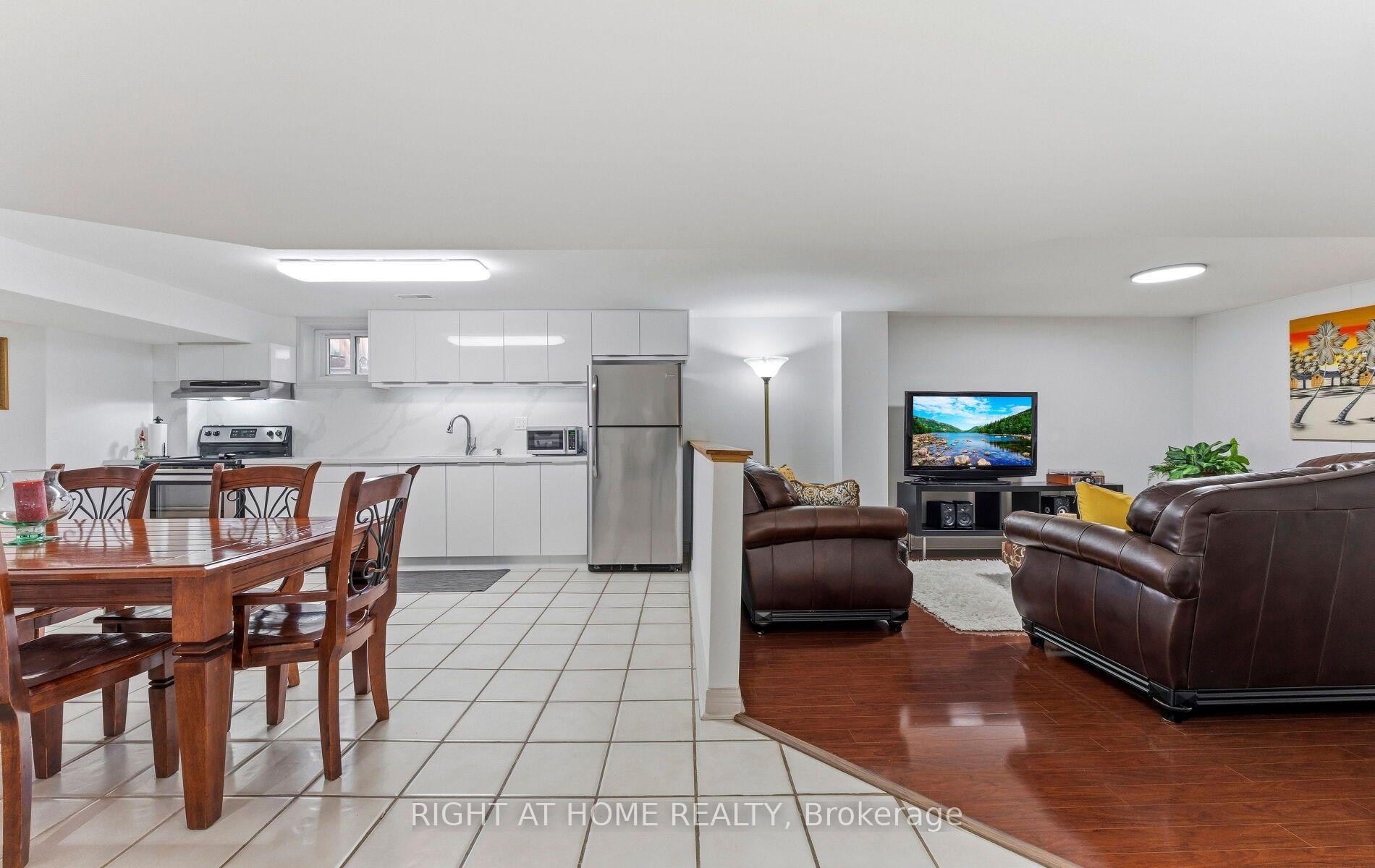 Photo 45 of 1665 Asgard Drive, Mississauga, Lakeview — HOMEH