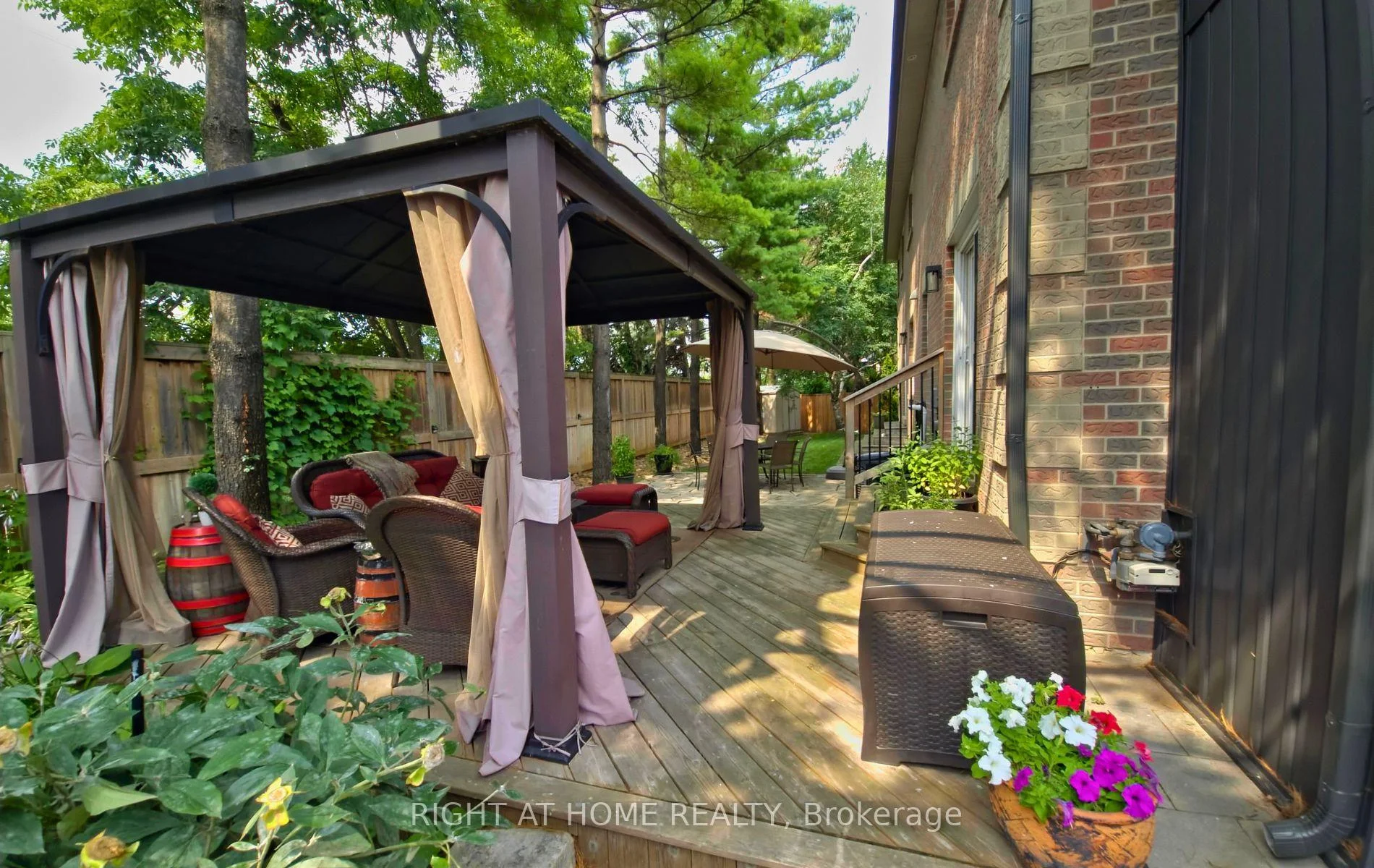 Photo 24 of 1665 Asgard Drive, Mississauga, Lakeview — HOMEH