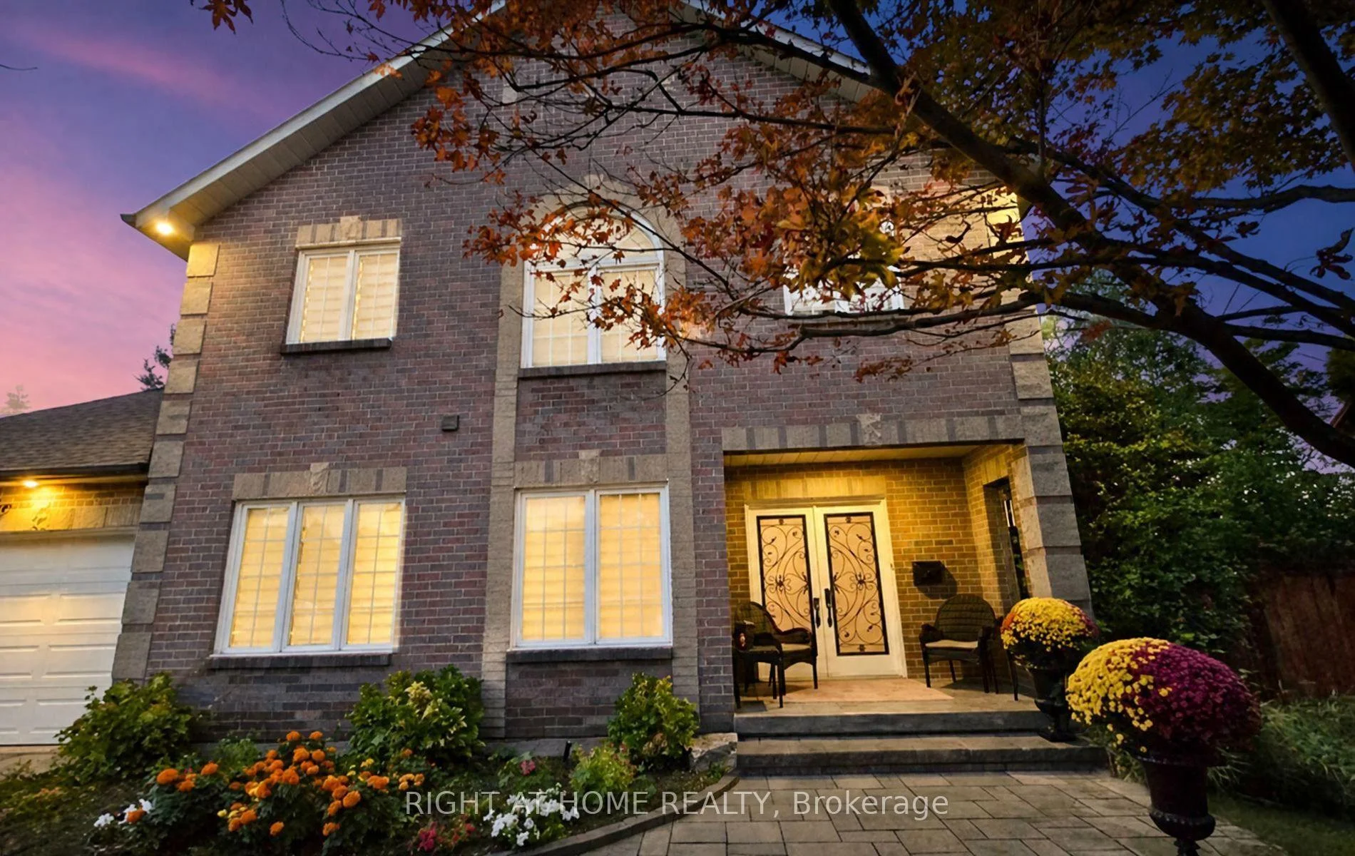 Photo 3 of 1665 Asgard Drive, Mississauga, Lakeview — HOMEH