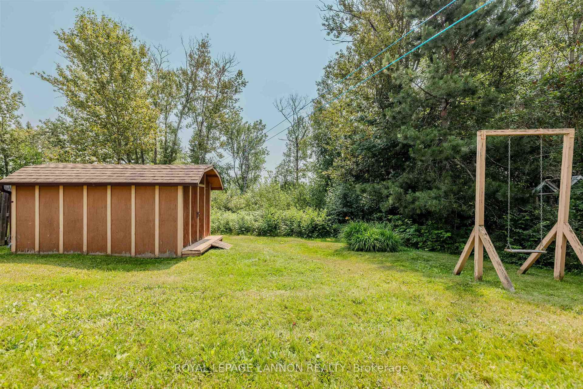 Photo 6 of 283 Carl Avenue E, Thunder Bay, John Street North — HOMEH