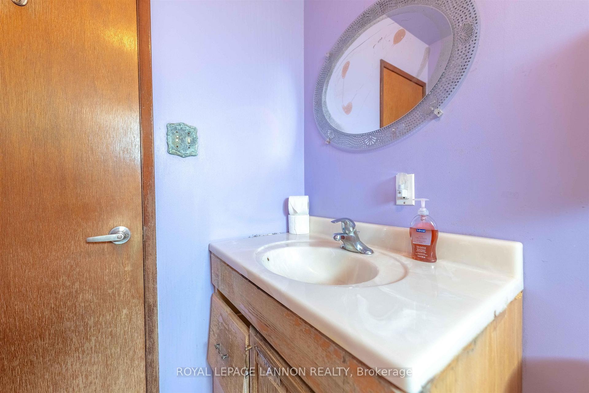 Photo 17 of 283 Carl Avenue E, Thunder Bay, John Street North — HOMEH