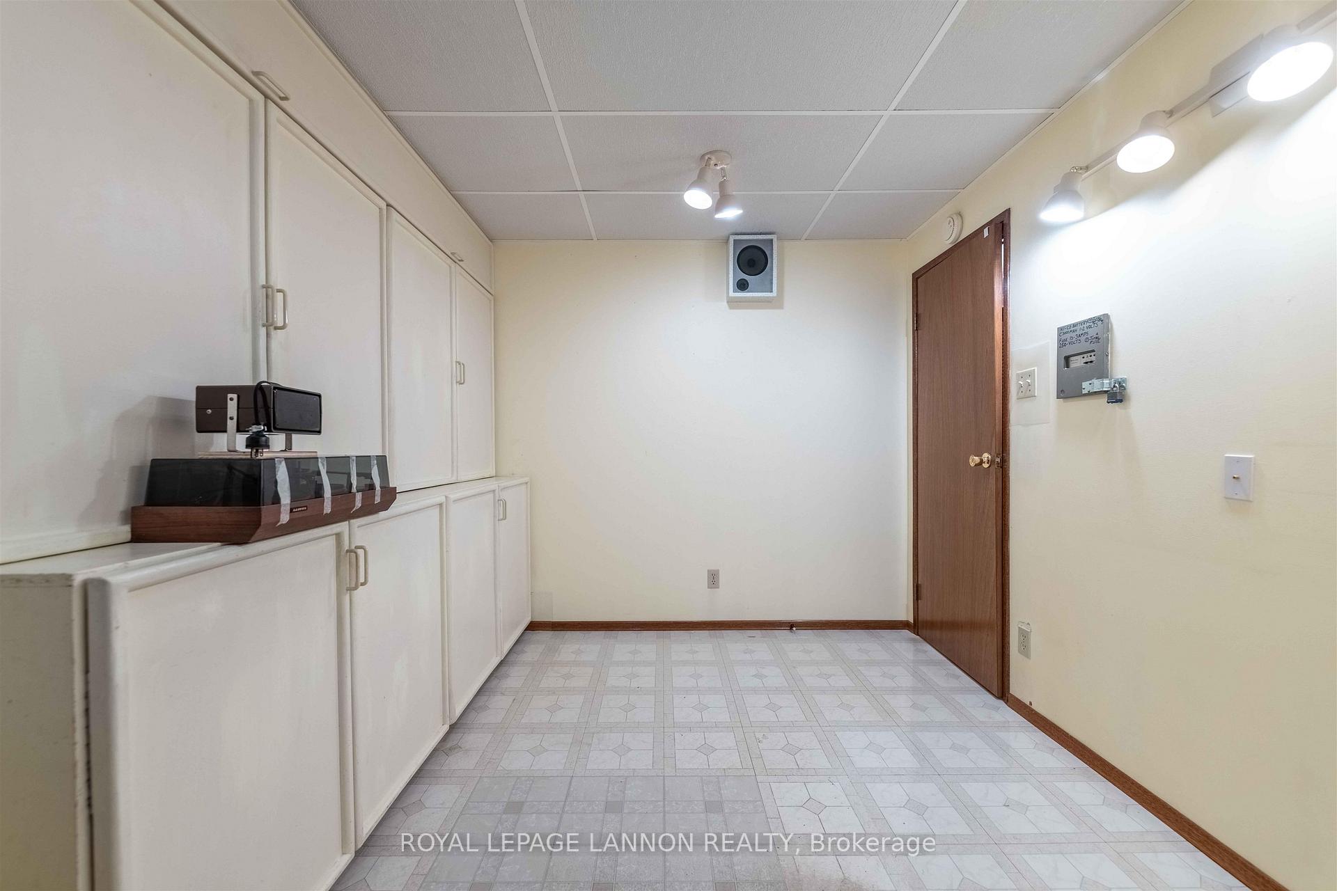 Photo 24 of 283 Carl Avenue E, Thunder Bay, John Street North — HOMEH