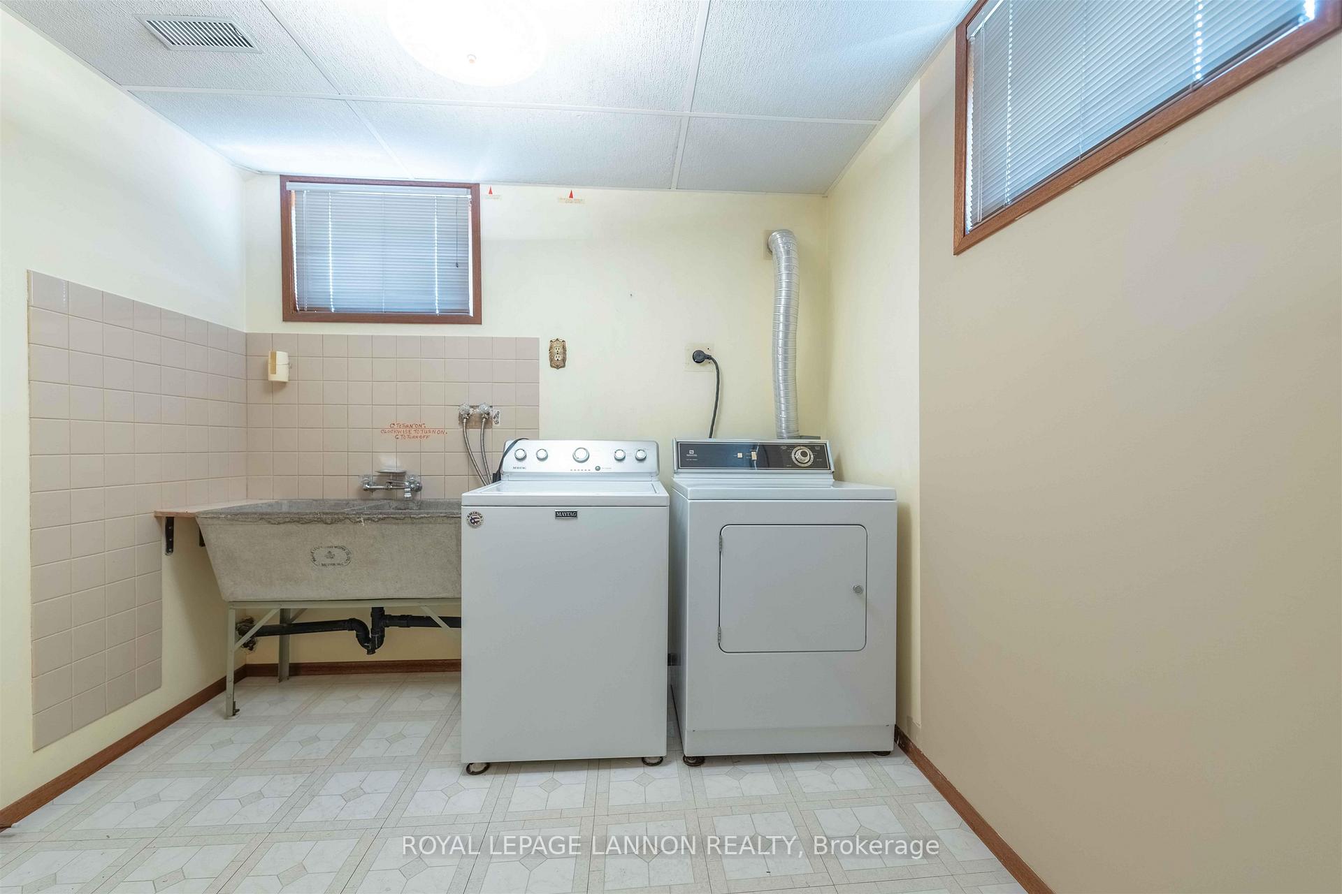 Photo 25 of 283 Carl Avenue E, Thunder Bay, John Street North — HOMEH