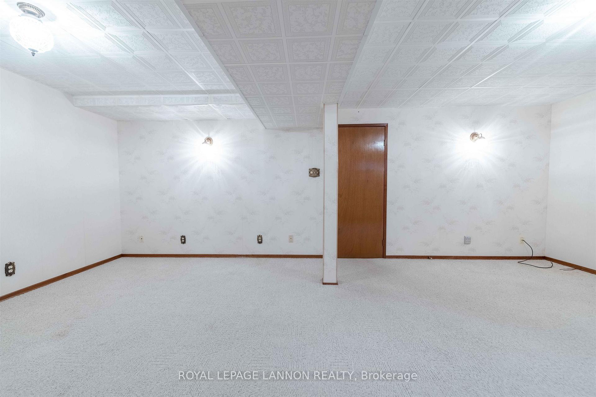 Photo 31 of 283 Carl Avenue E, Thunder Bay, John Street North — HOMEH