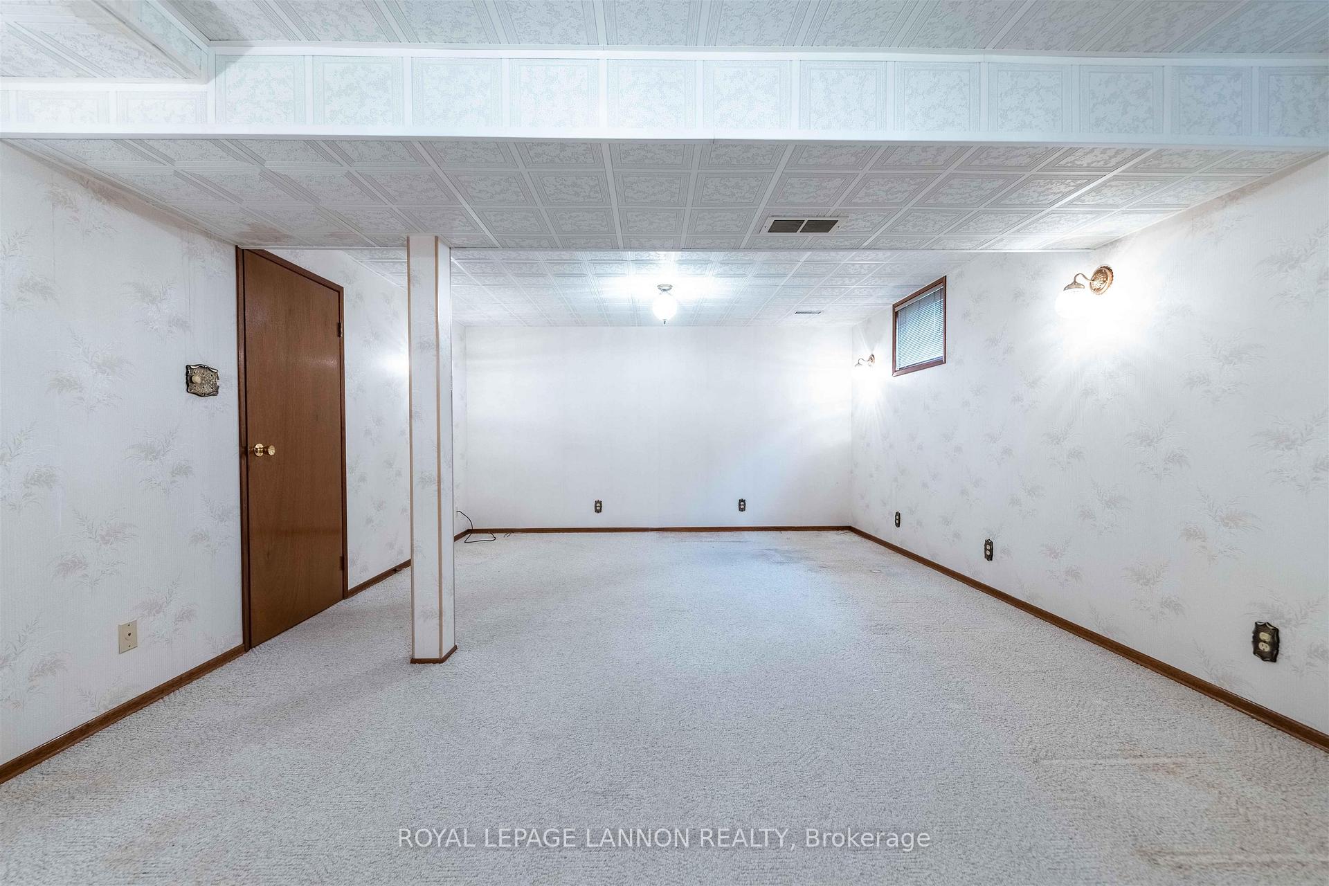 Photo 32 of 283 Carl Avenue E, Thunder Bay, John Street North — HOMEH