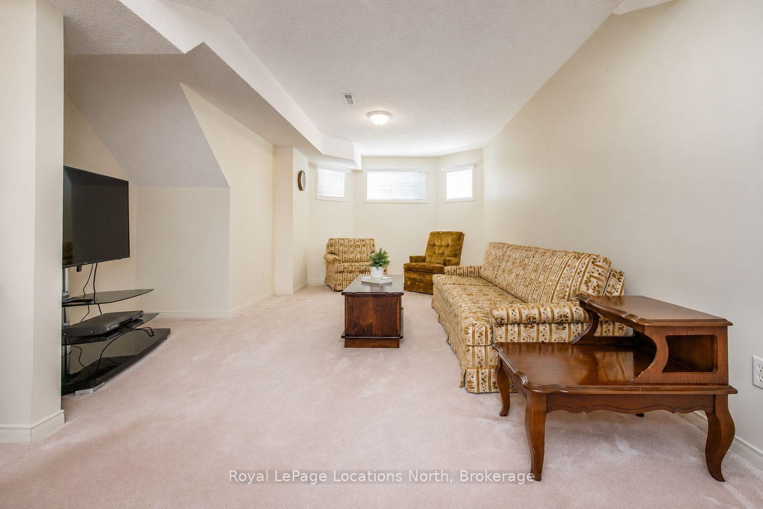 Photo 19 of 31 Brouwer Crescent, Wasaga Beach — HOMEH