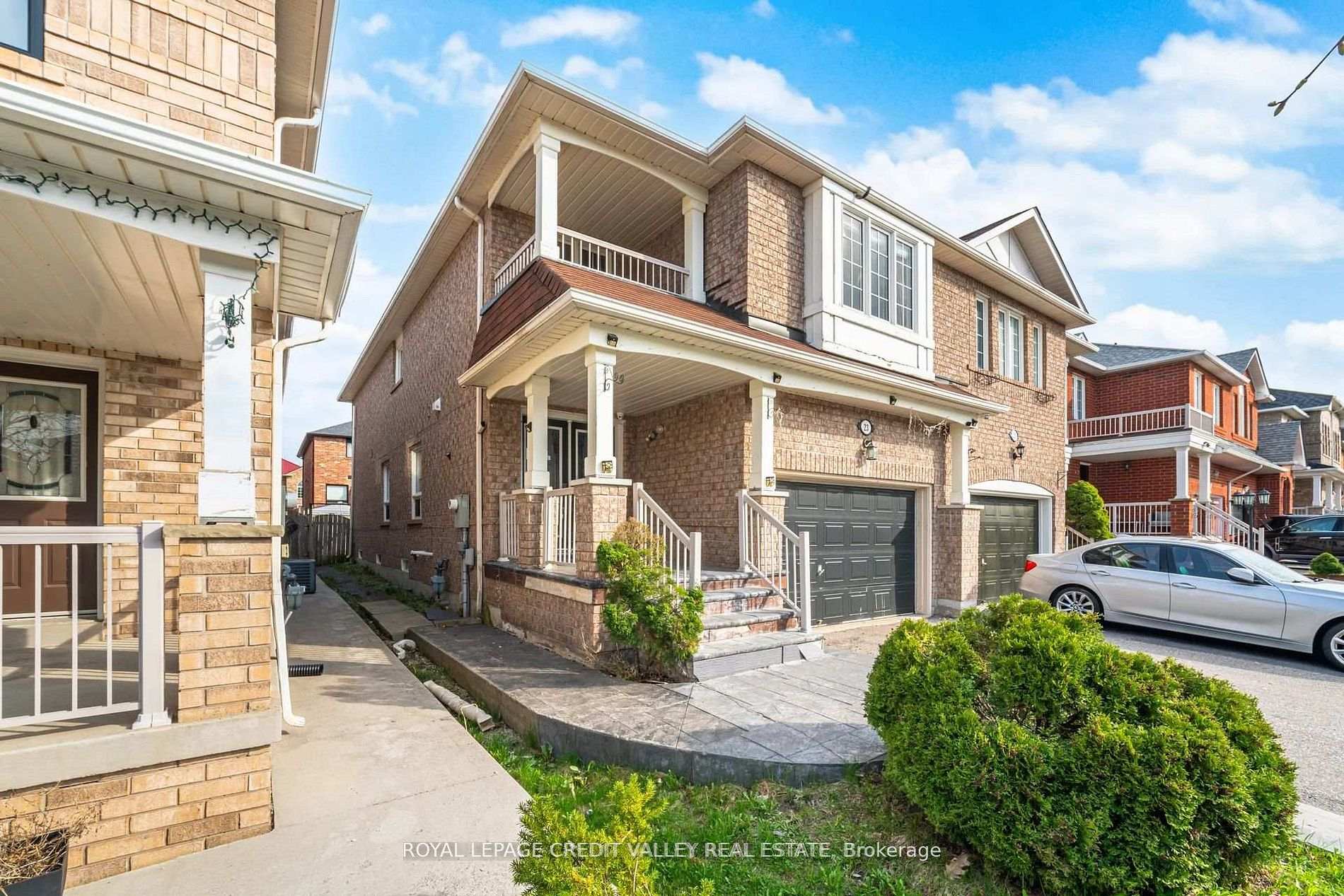 Photo 5 of 23 Capistro Street, Brampton, Fletcher's Meadow — HOMEH