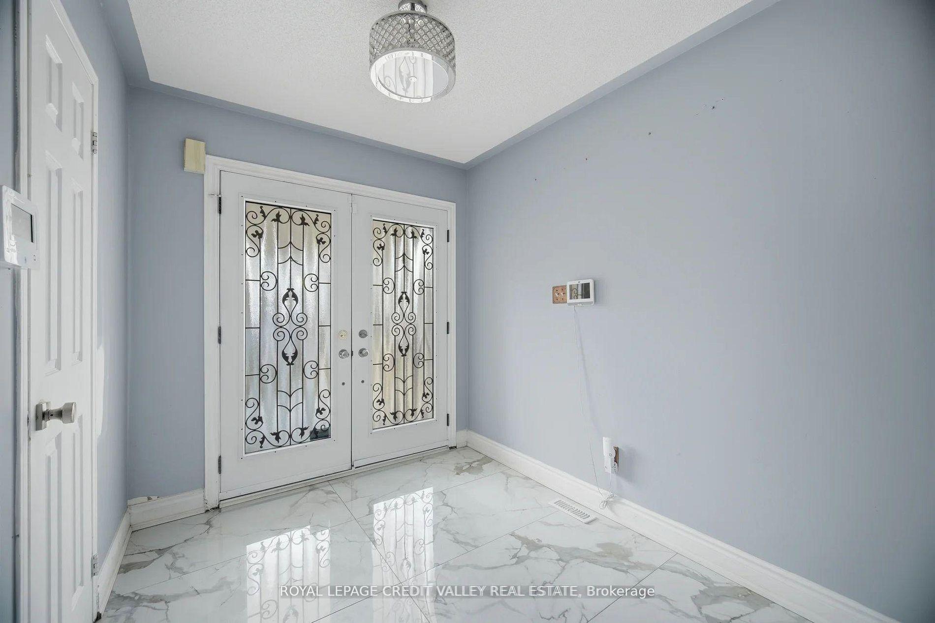 Photo 9 of 23 Capistro Street, Brampton, Fletcher's Meadow — HOMEH