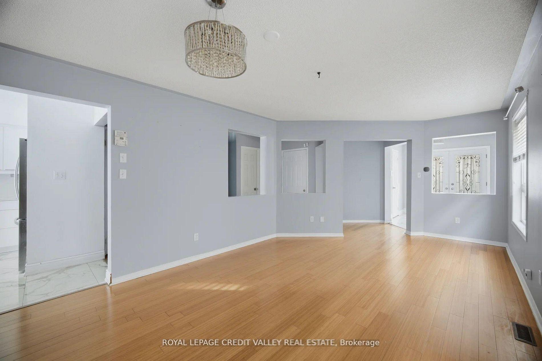 Photo 13 of 23 Capistro Street, Brampton, Fletcher's Meadow — HOMEH