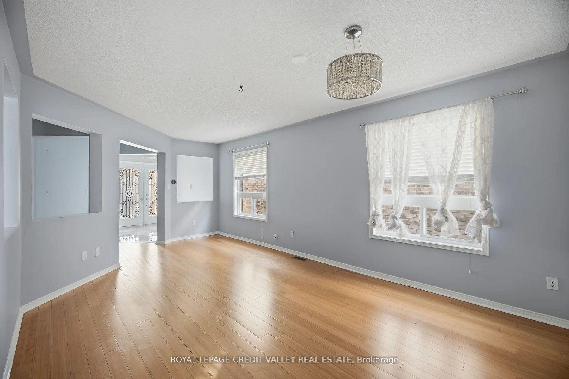 Photo 19 of 23 Capistro Street, Brampton, Fletcher's Meadow — HOMEH