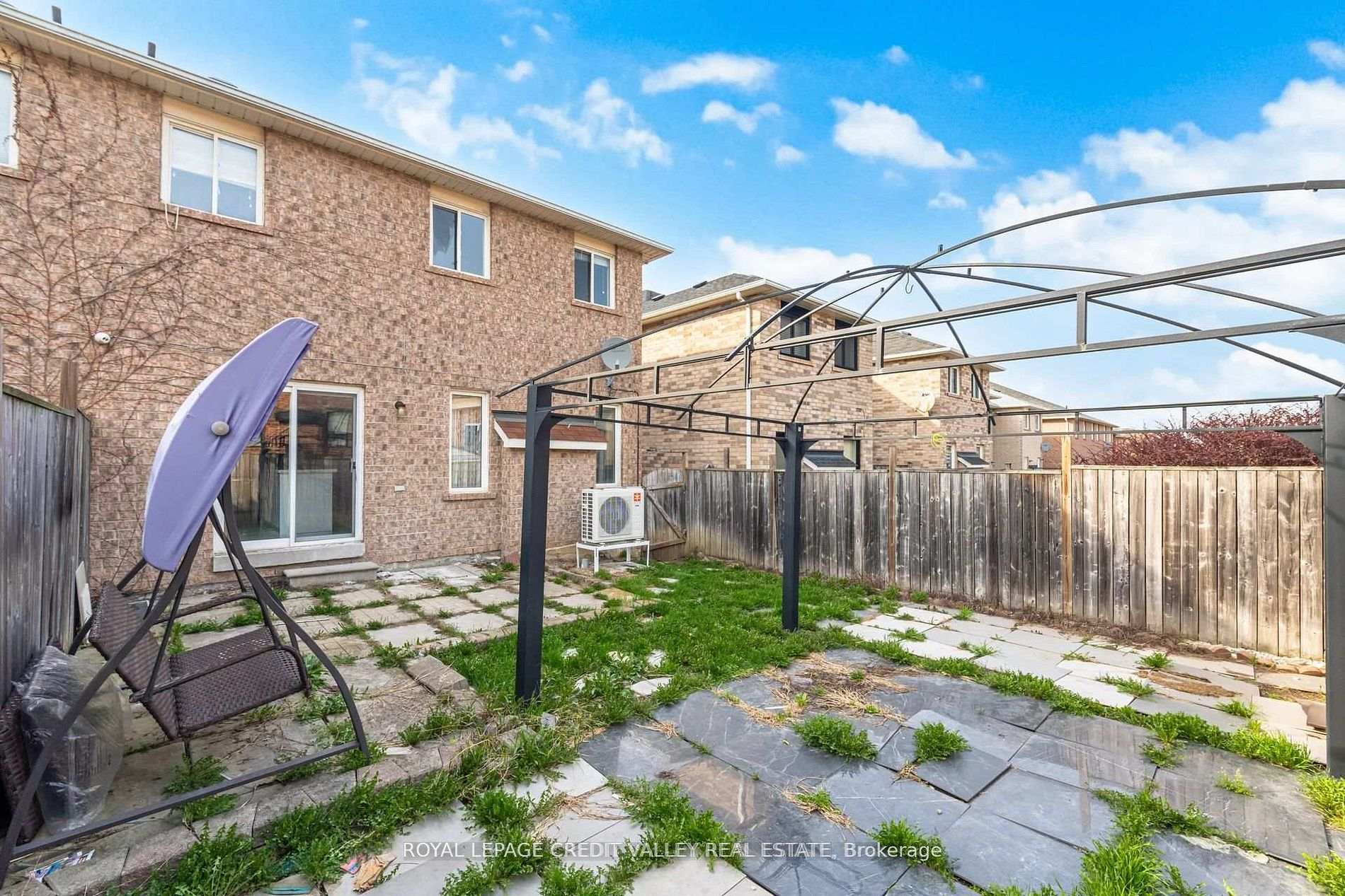 Photo 97 of 23 Capistro Street, Brampton, Fletcher's Meadow — HOMEH