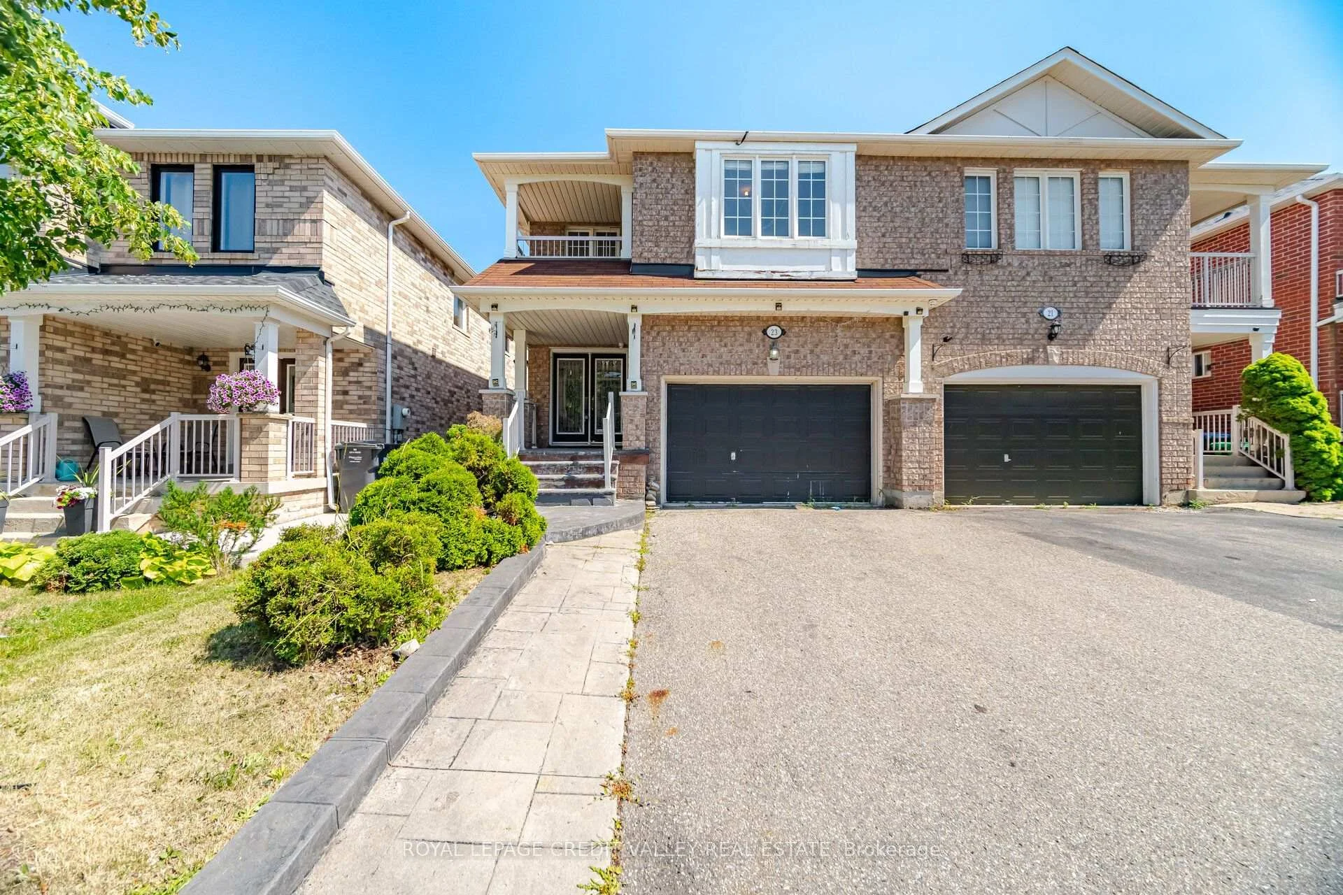 Photo 6 of 23 Capistro Street, Brampton, Fletcher's Meadow — HOMEH